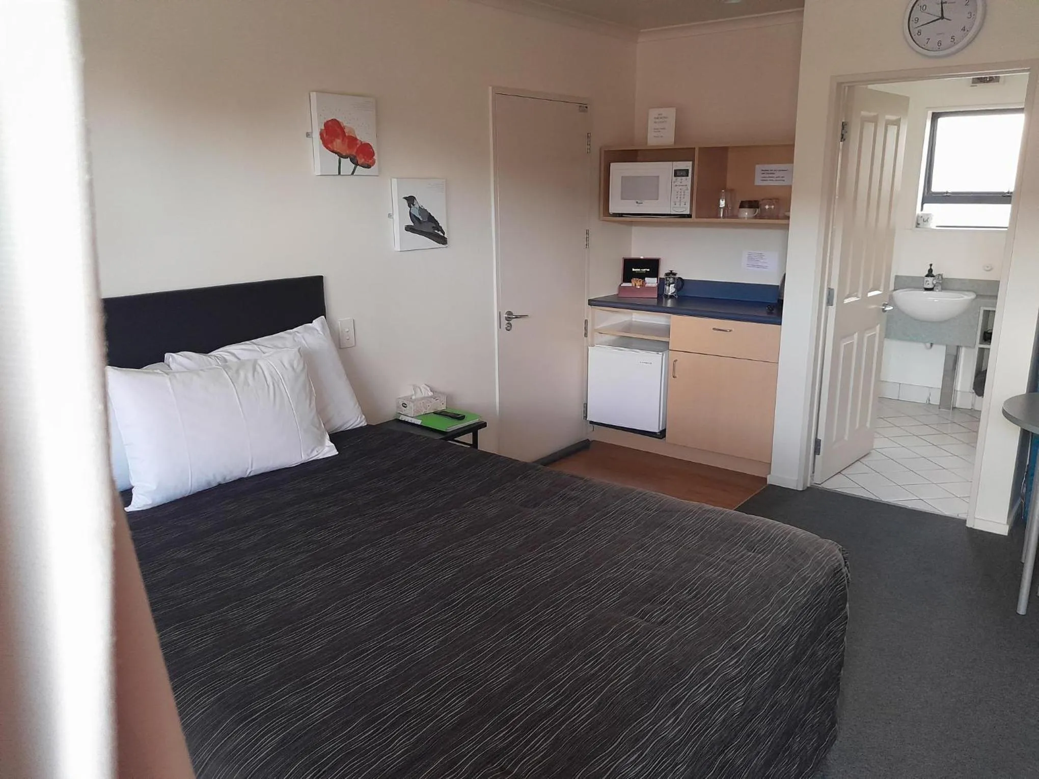 Bedroom, Bed in A'Abode Motor Lodge