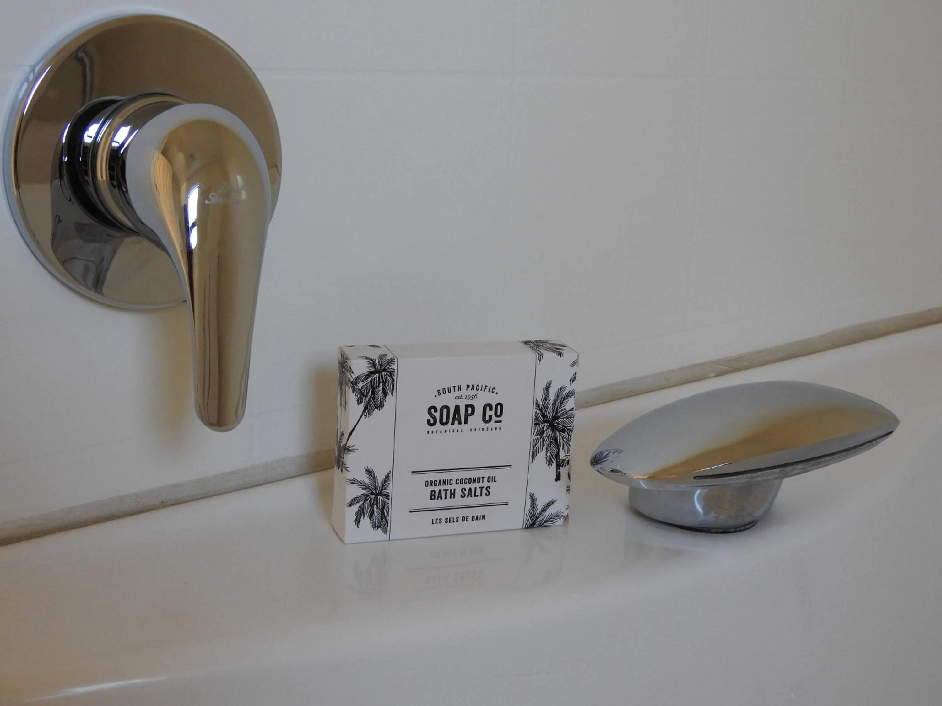 Bathroom in A'Abode Motor Lodge