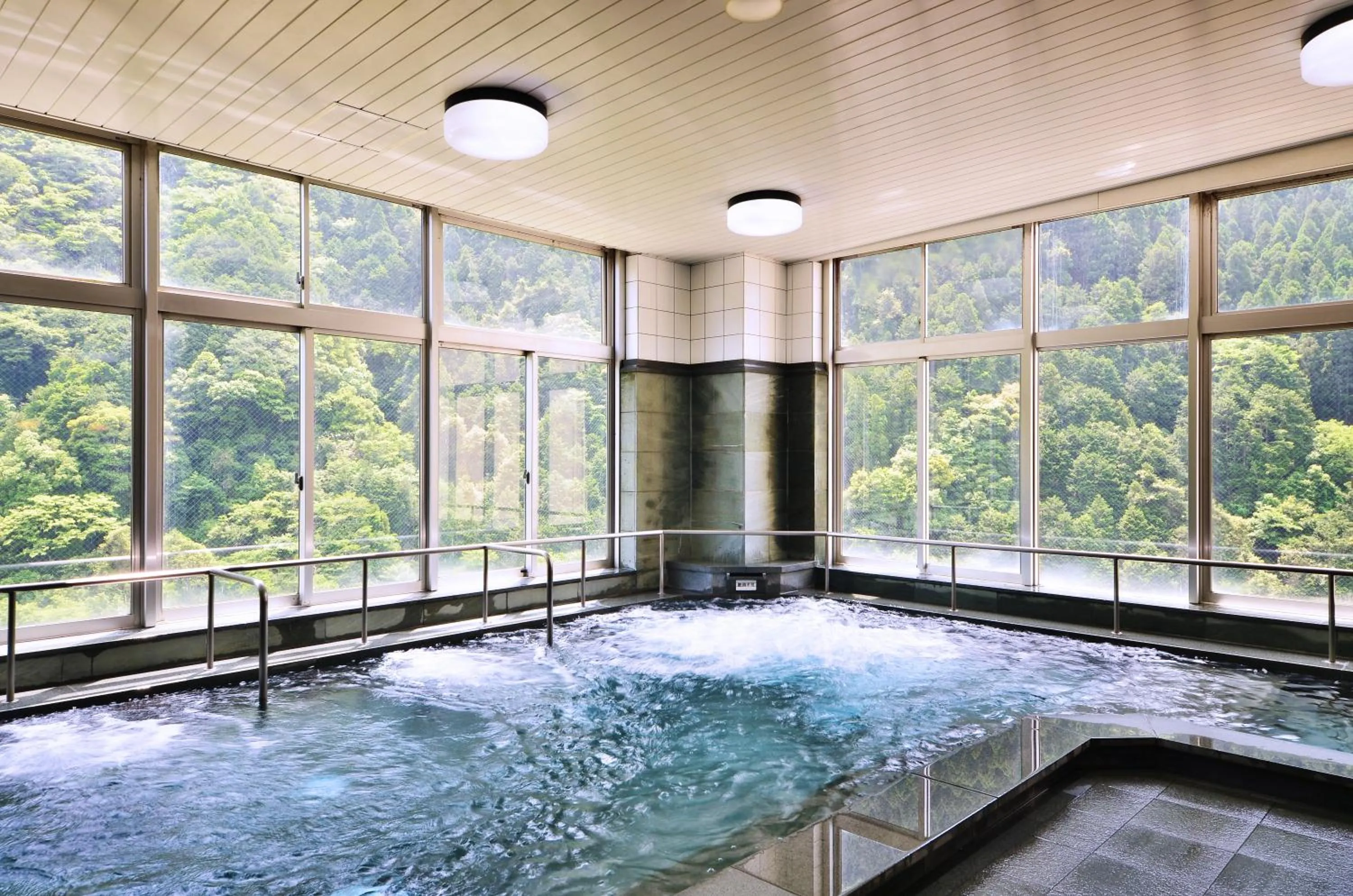 Hot Spring Bath in Sunriver Oboke