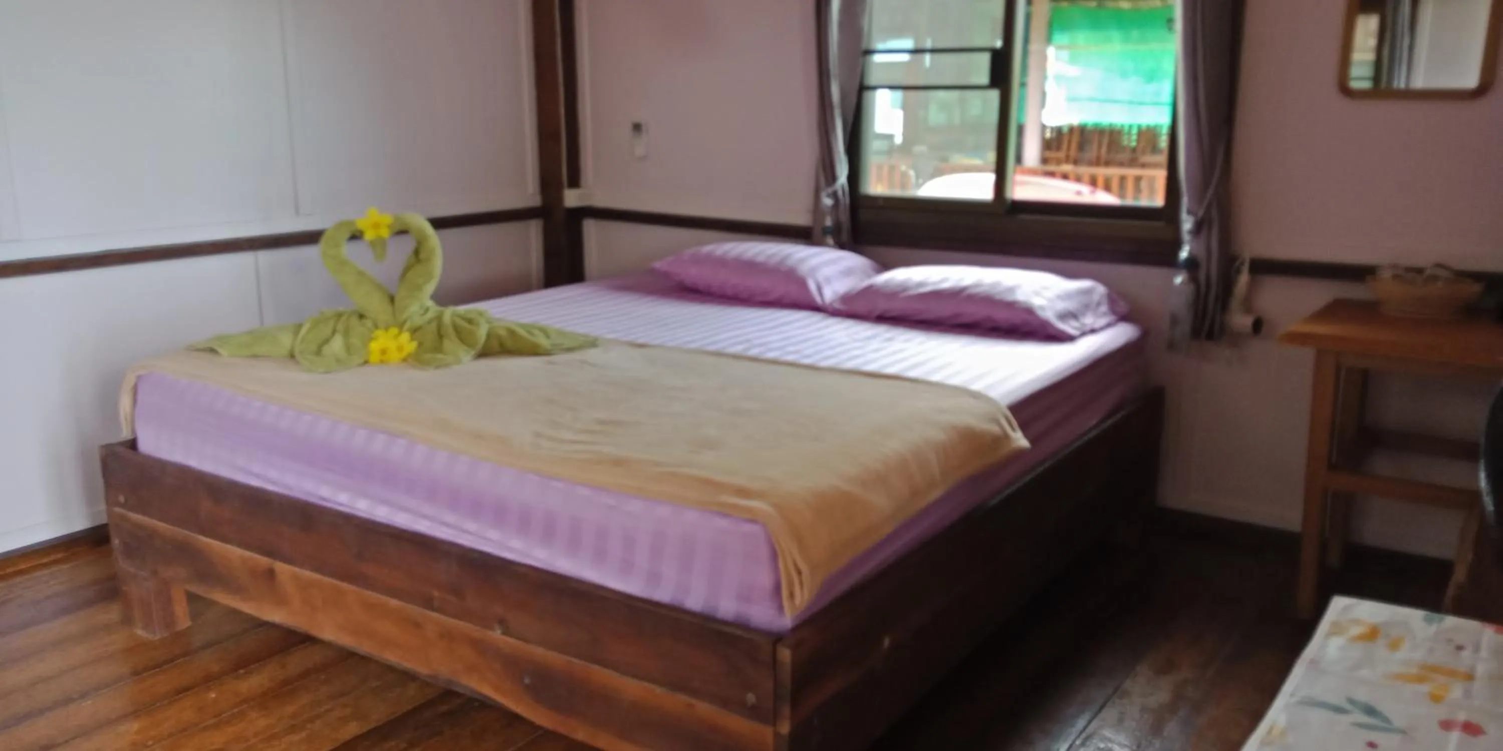 Photo of the whole room, Bed in Happy Days Resort