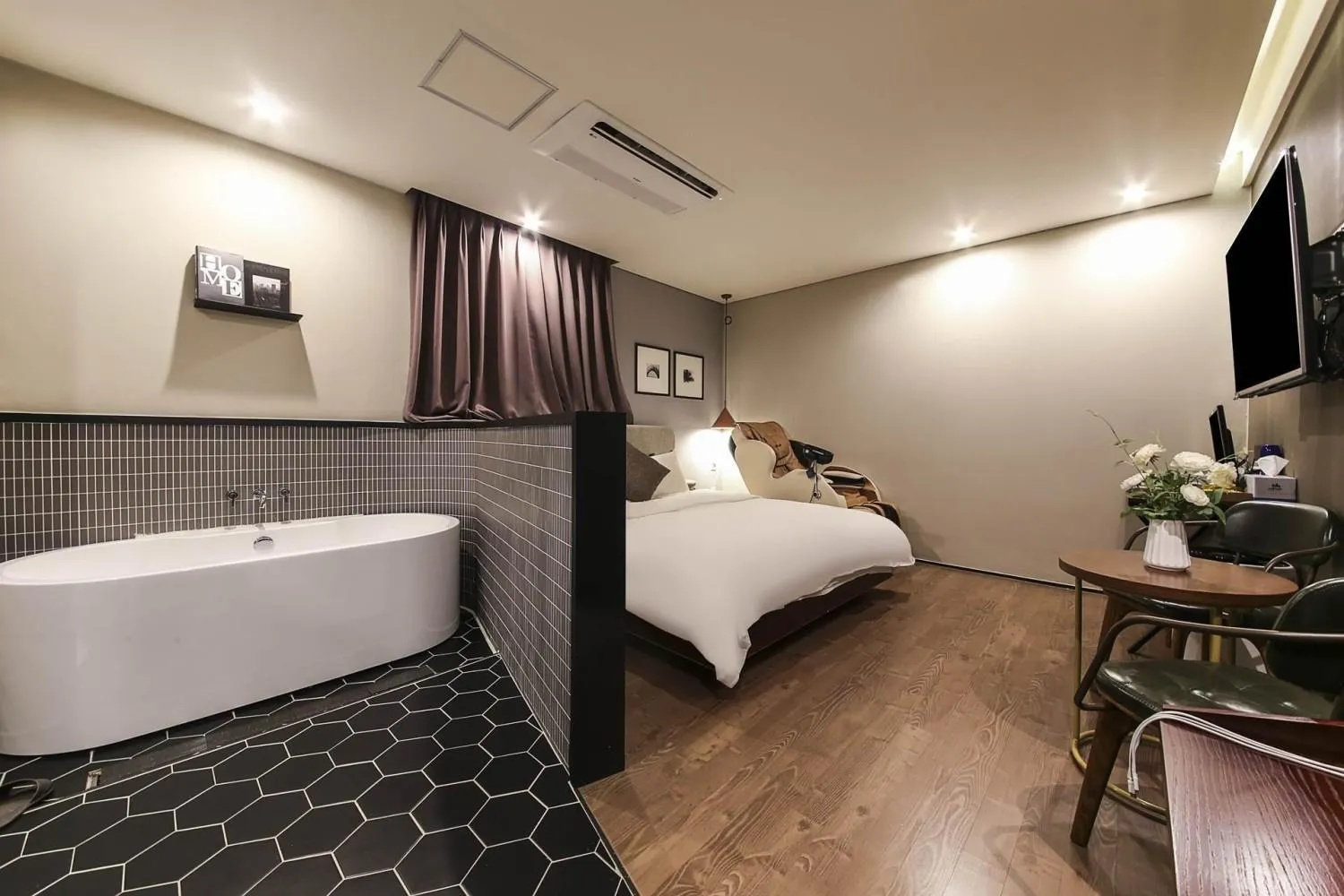 Bed in Brown Dot Yangjeong