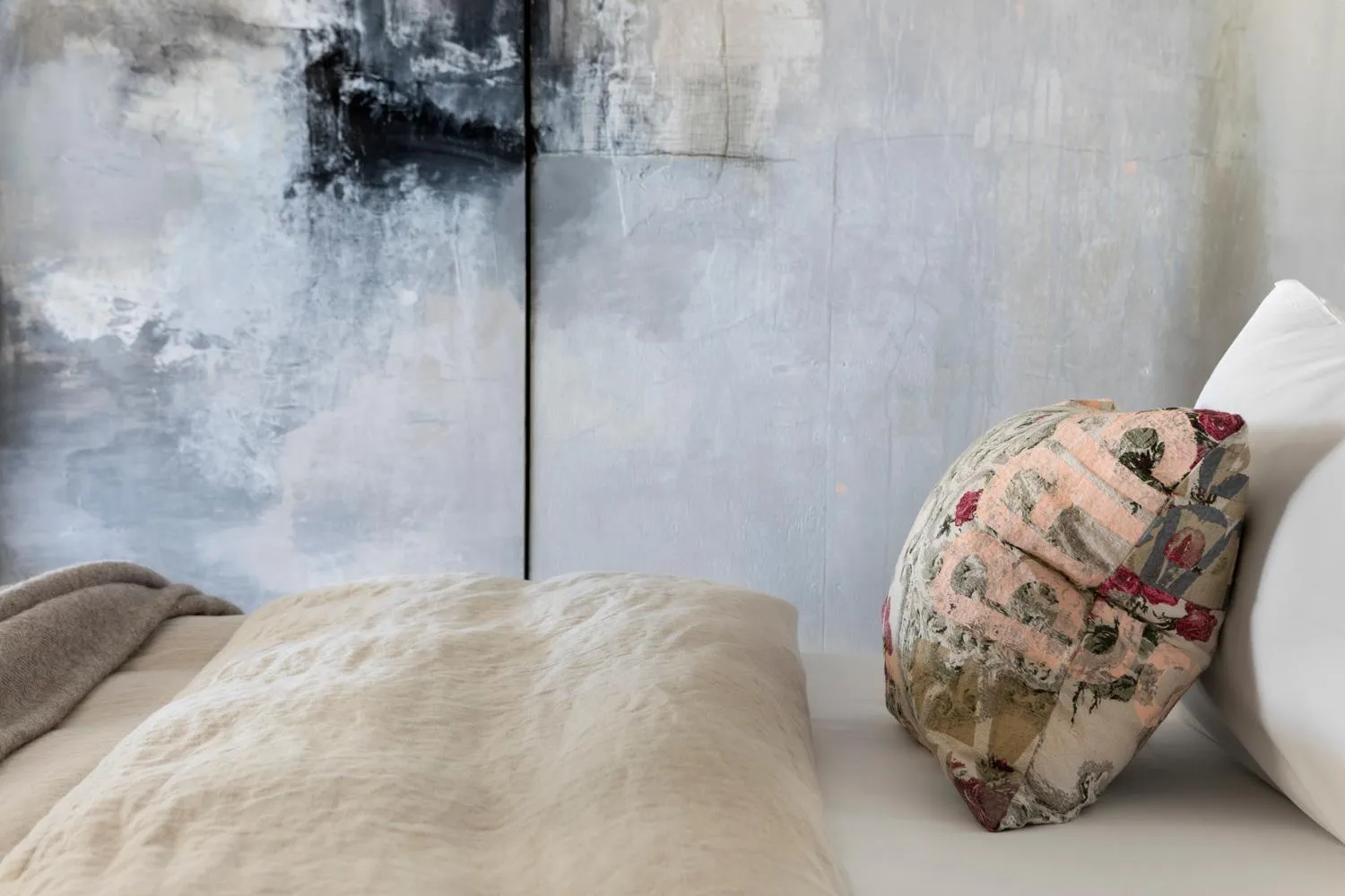 Bedroom, Bed in Drift House