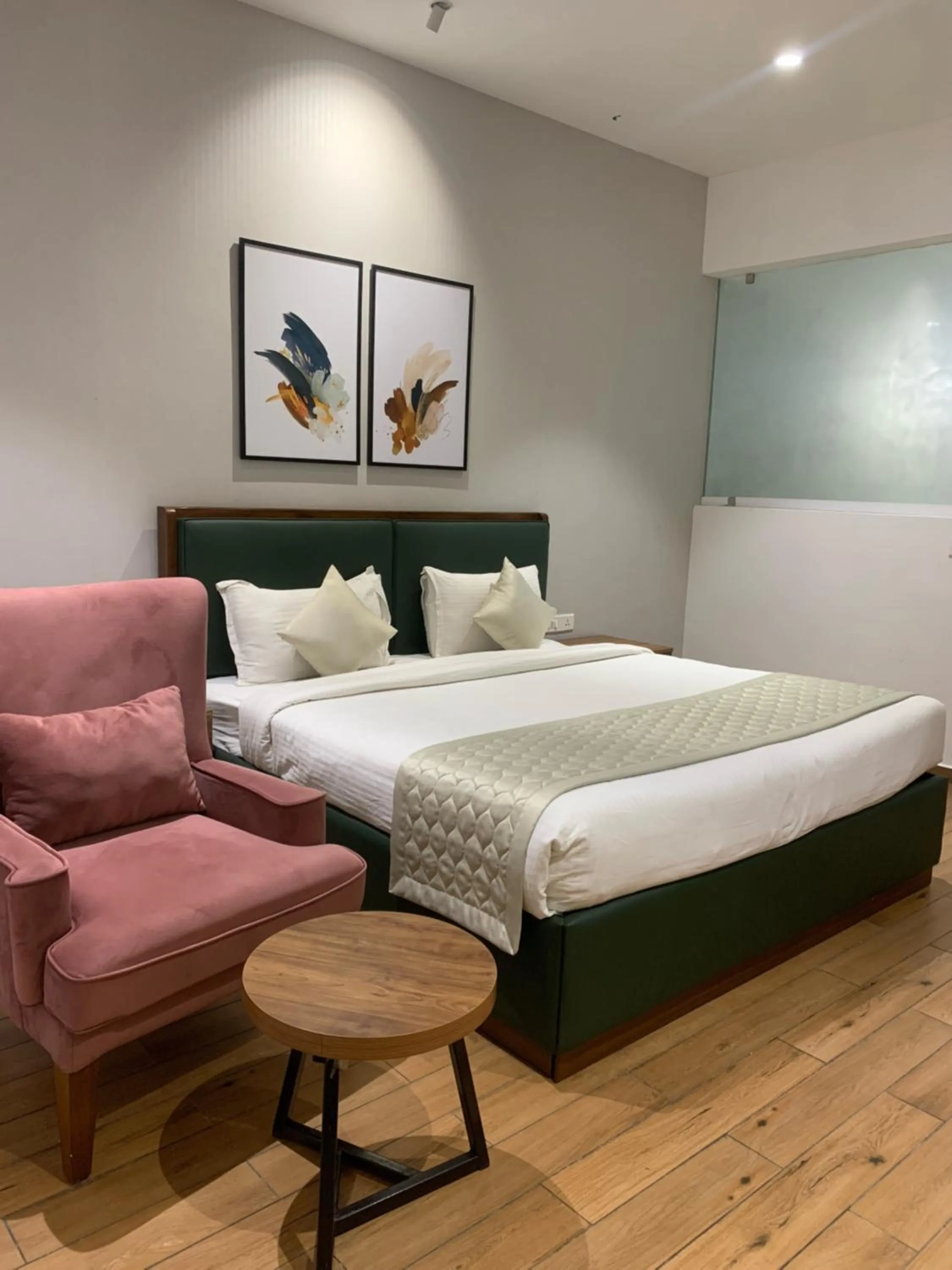 Photo of the whole room in Pondy Heights - Suites and Studios