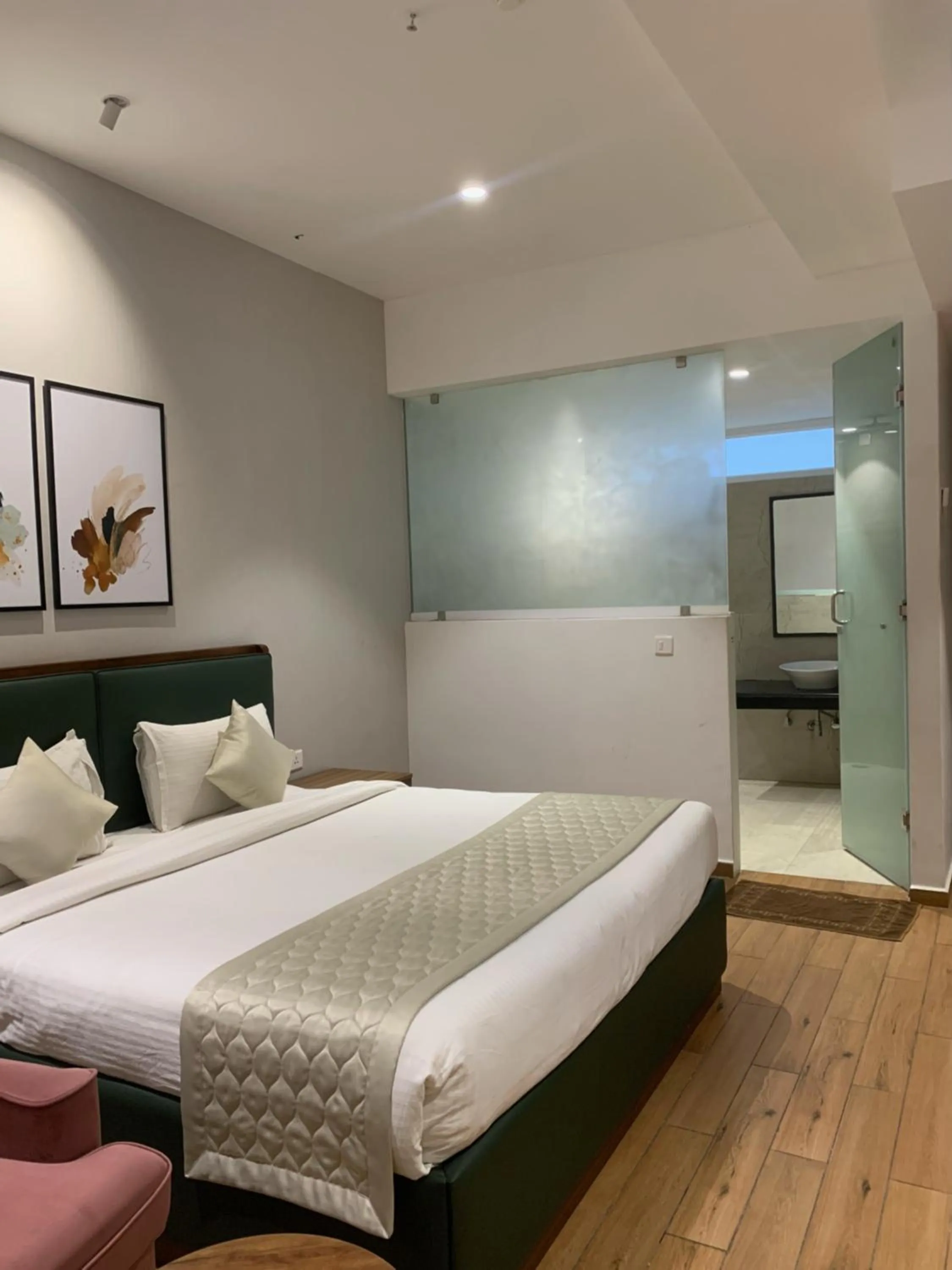 Photo of the whole room in Pondy Heights - Suites and Studios