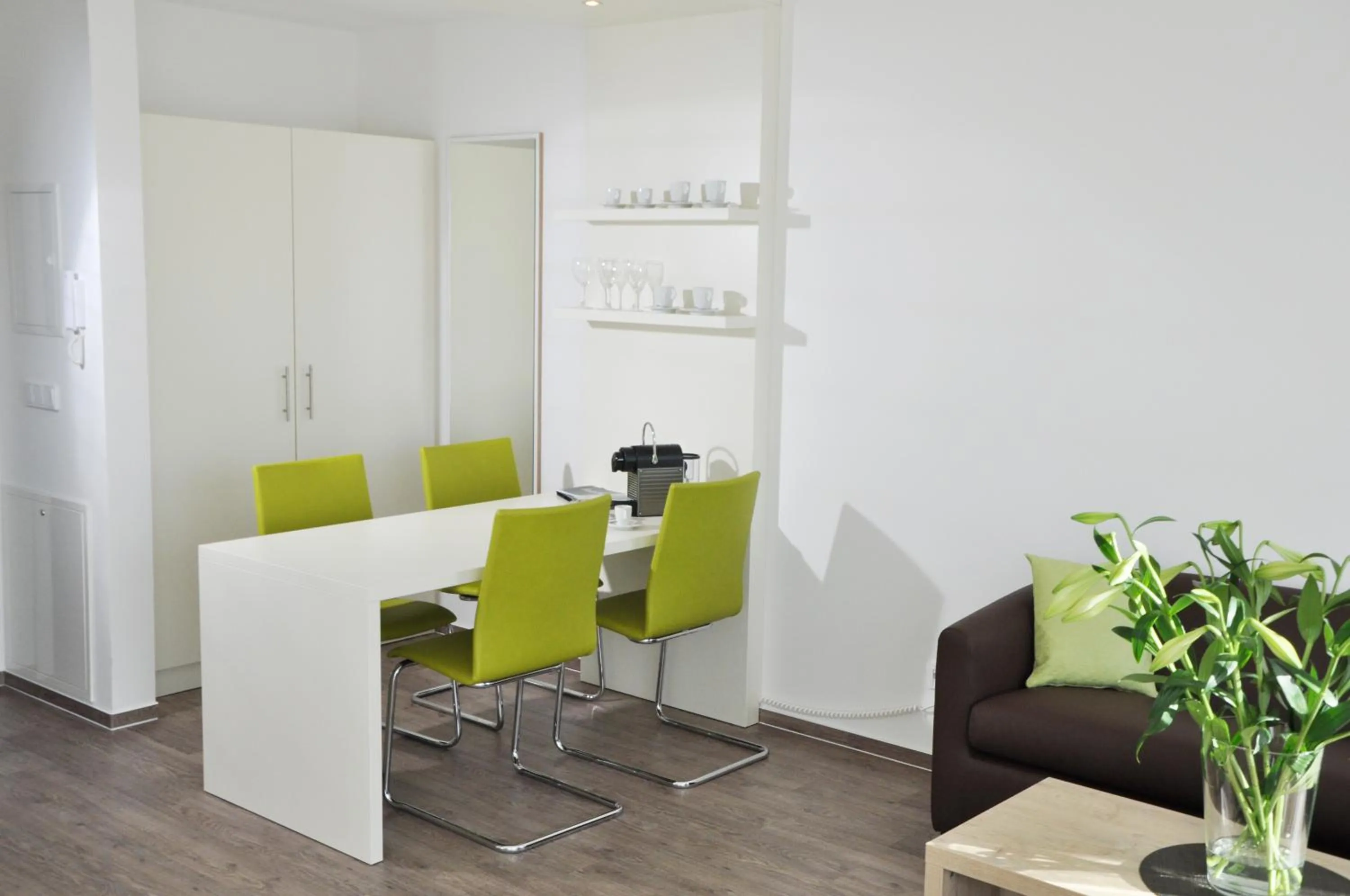 Dining area in ADAPT APARTMENT HOTEL BERLIN - Adlershof
