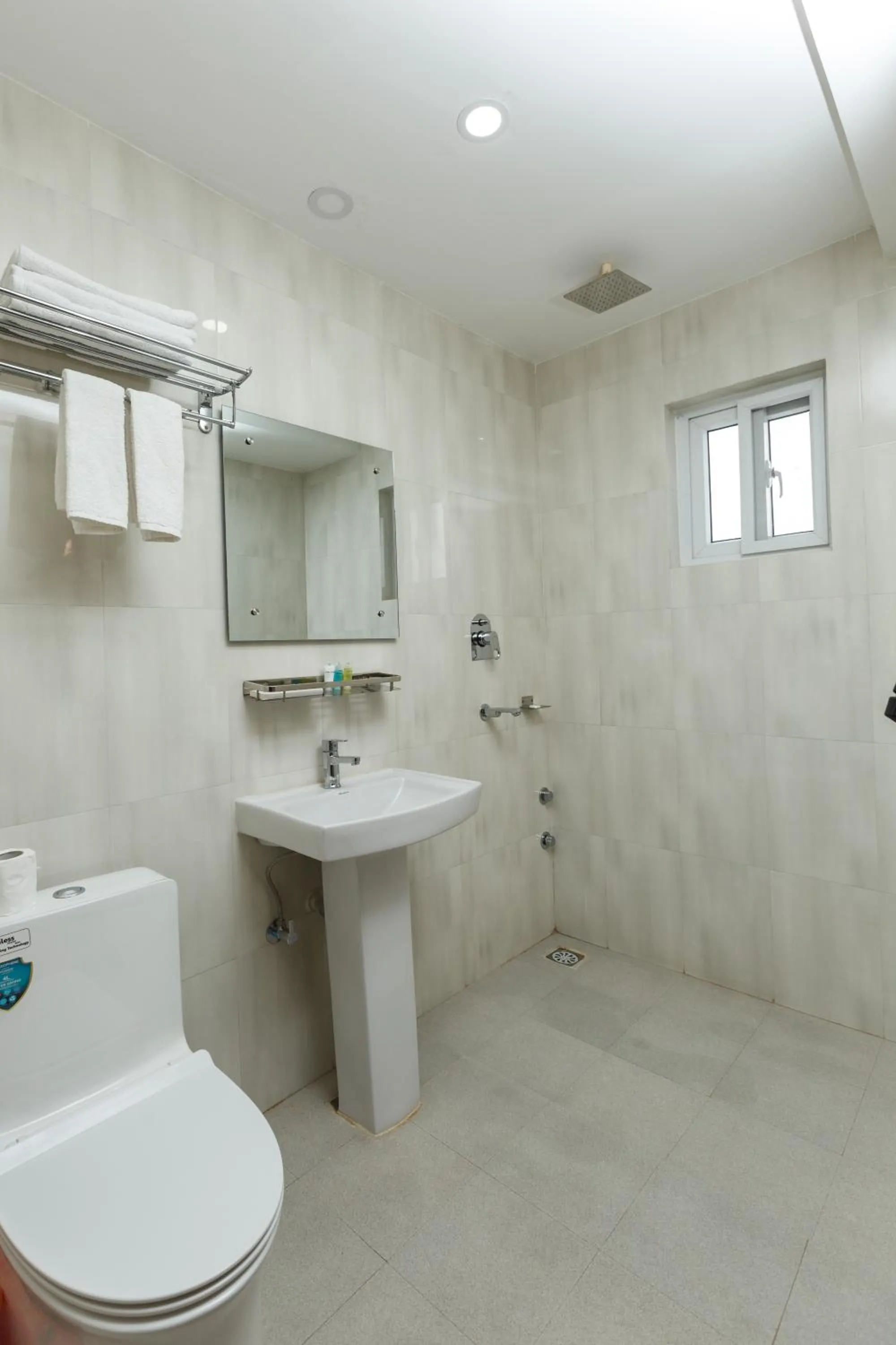 Shower in Shekhar's Place