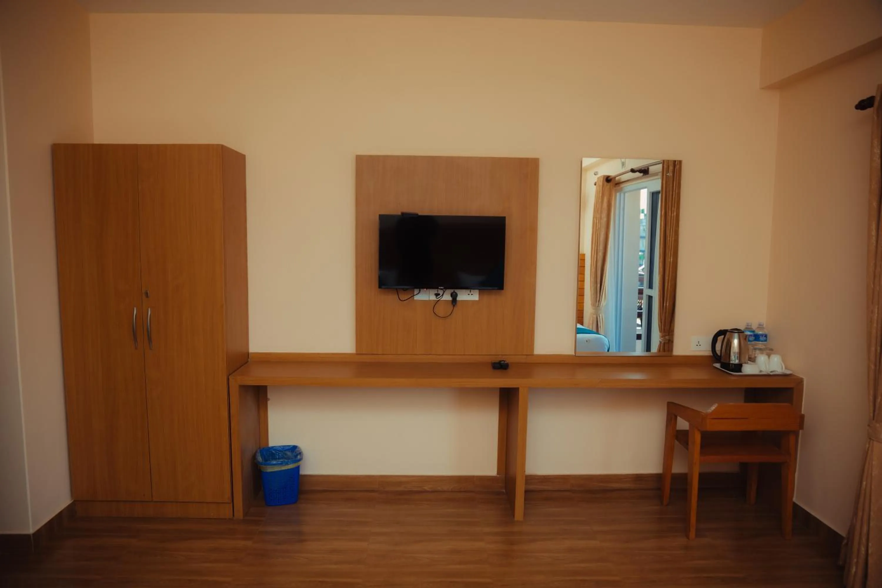 TV and multimedia in Shekhar's Place