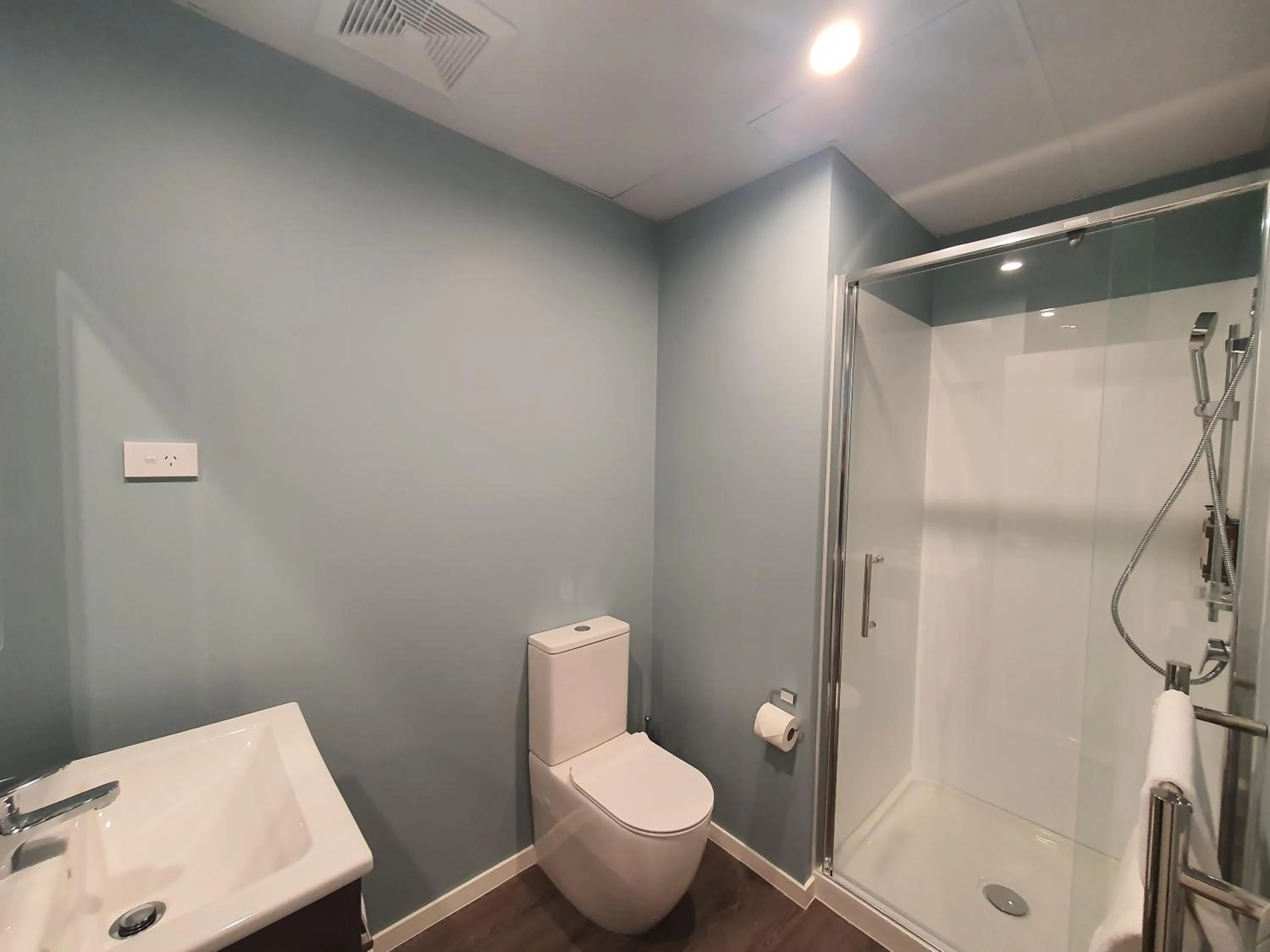 Bathroom in La Quinta by Wyndham Parnell Auckland