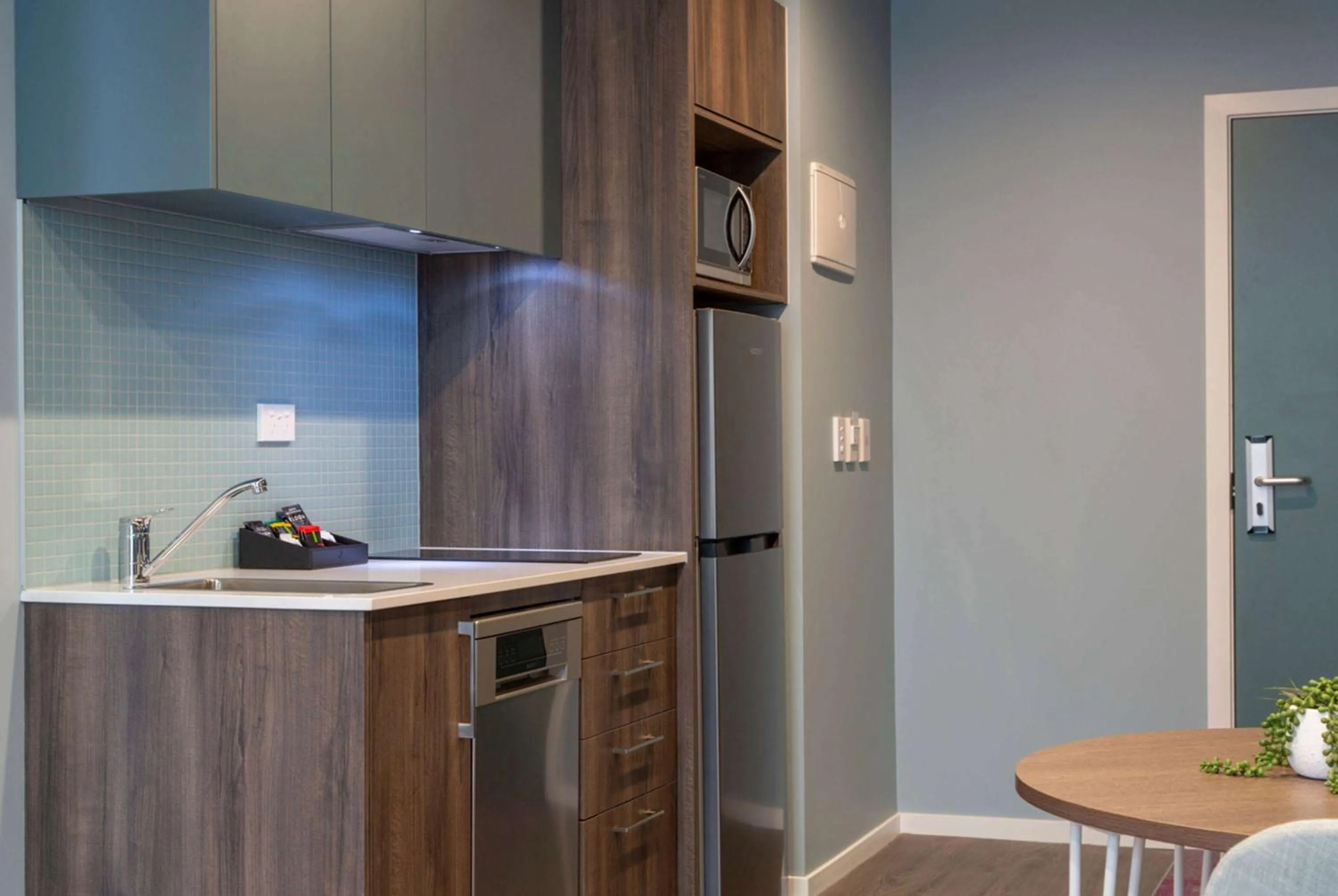 Photo of the whole room in La Quinta by Wyndham Parnell Auckland