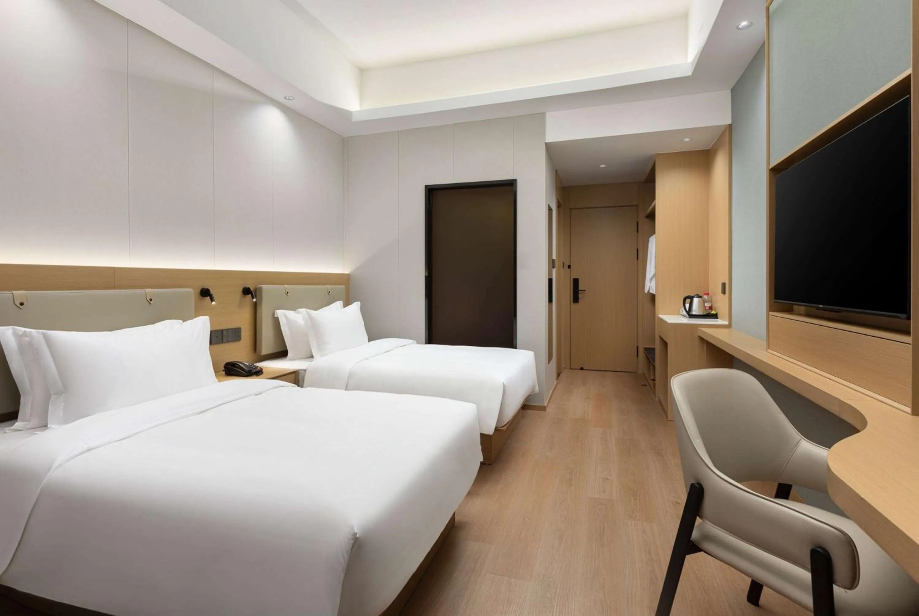 Photo of the whole room, Bed in Days Inn by Wyndham Nanjing Lishui