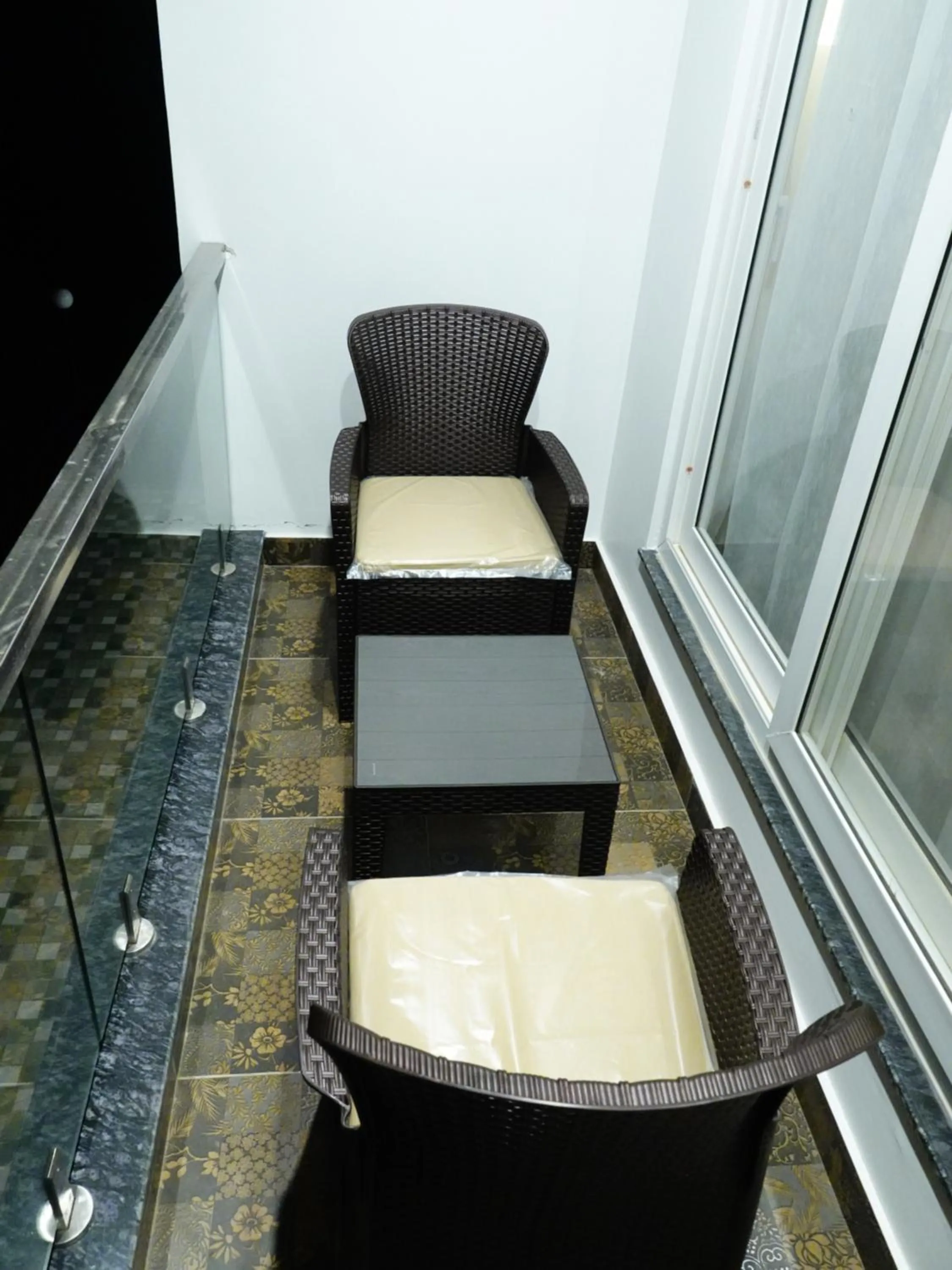 Seating area in Rubystone Mussoorie A Leisure Resort