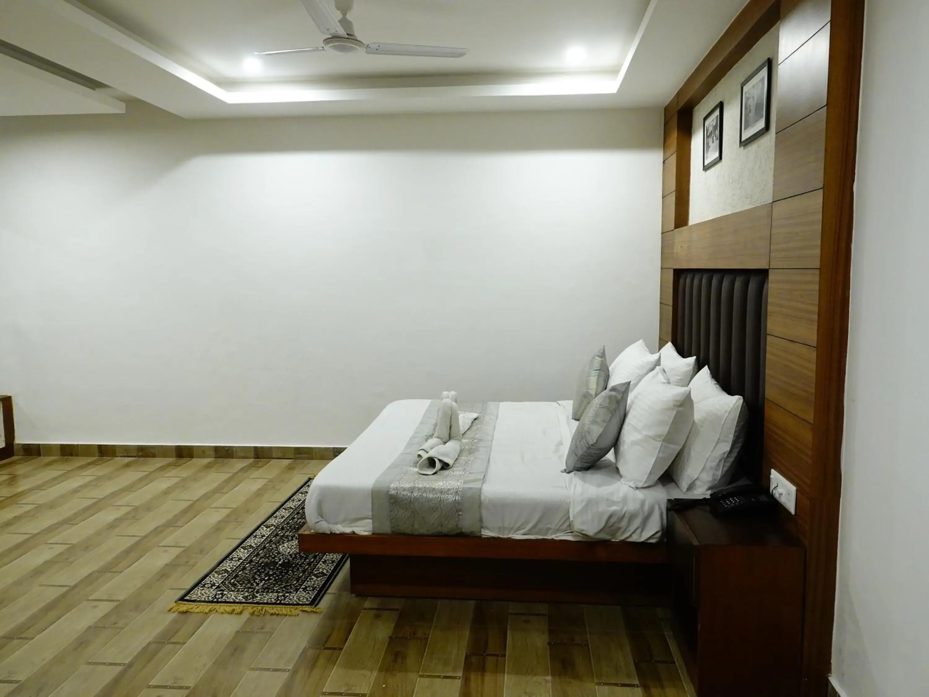 Bed in Rubystone Mussoorie A Leisure Resort Bed in Rubystone Mussoorie A Leisure Resort