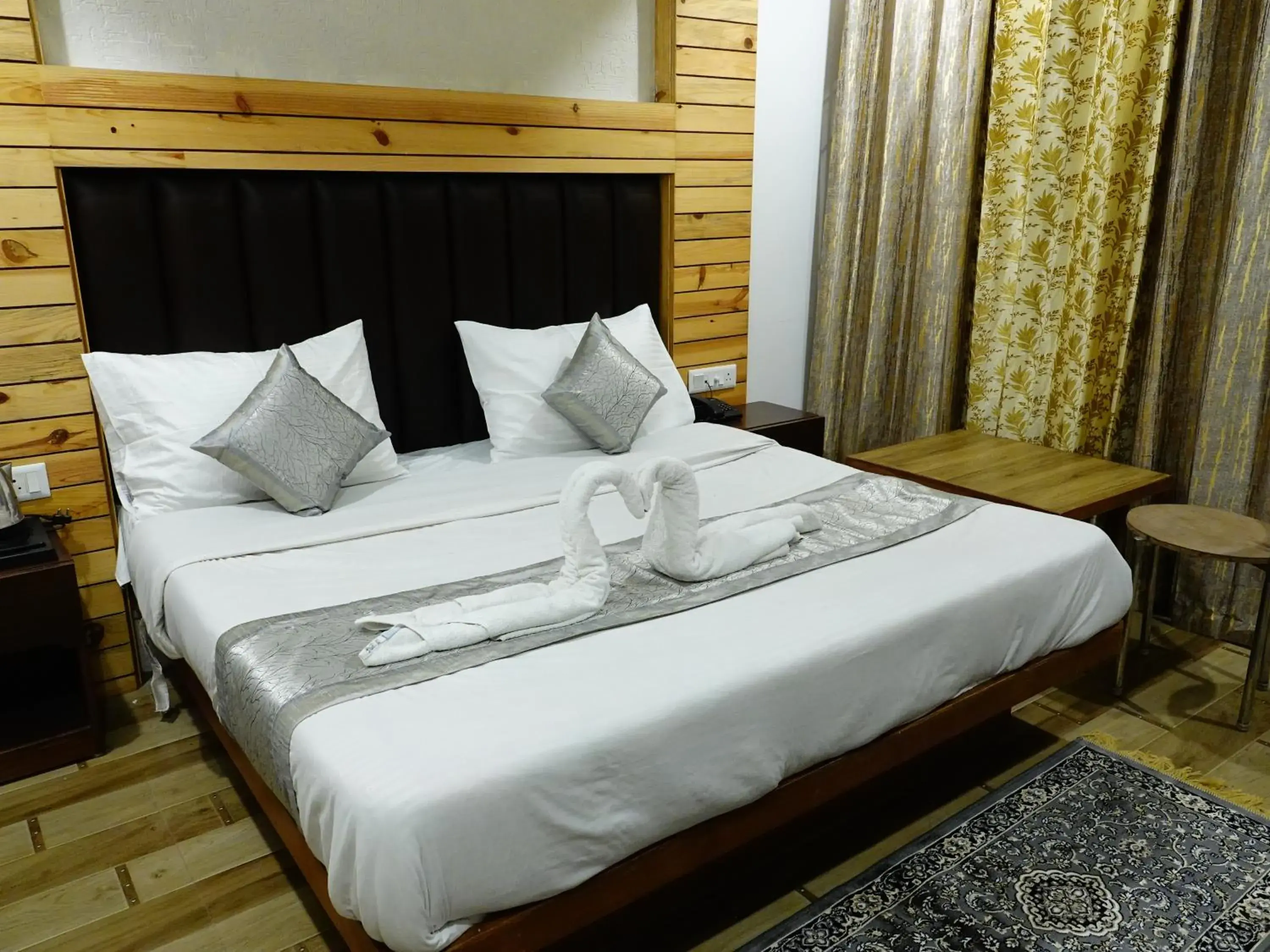 Bed in Rubystone Mussoorie A Leisure Resort Bed in Rubystone Mussoorie A Leisure Resort