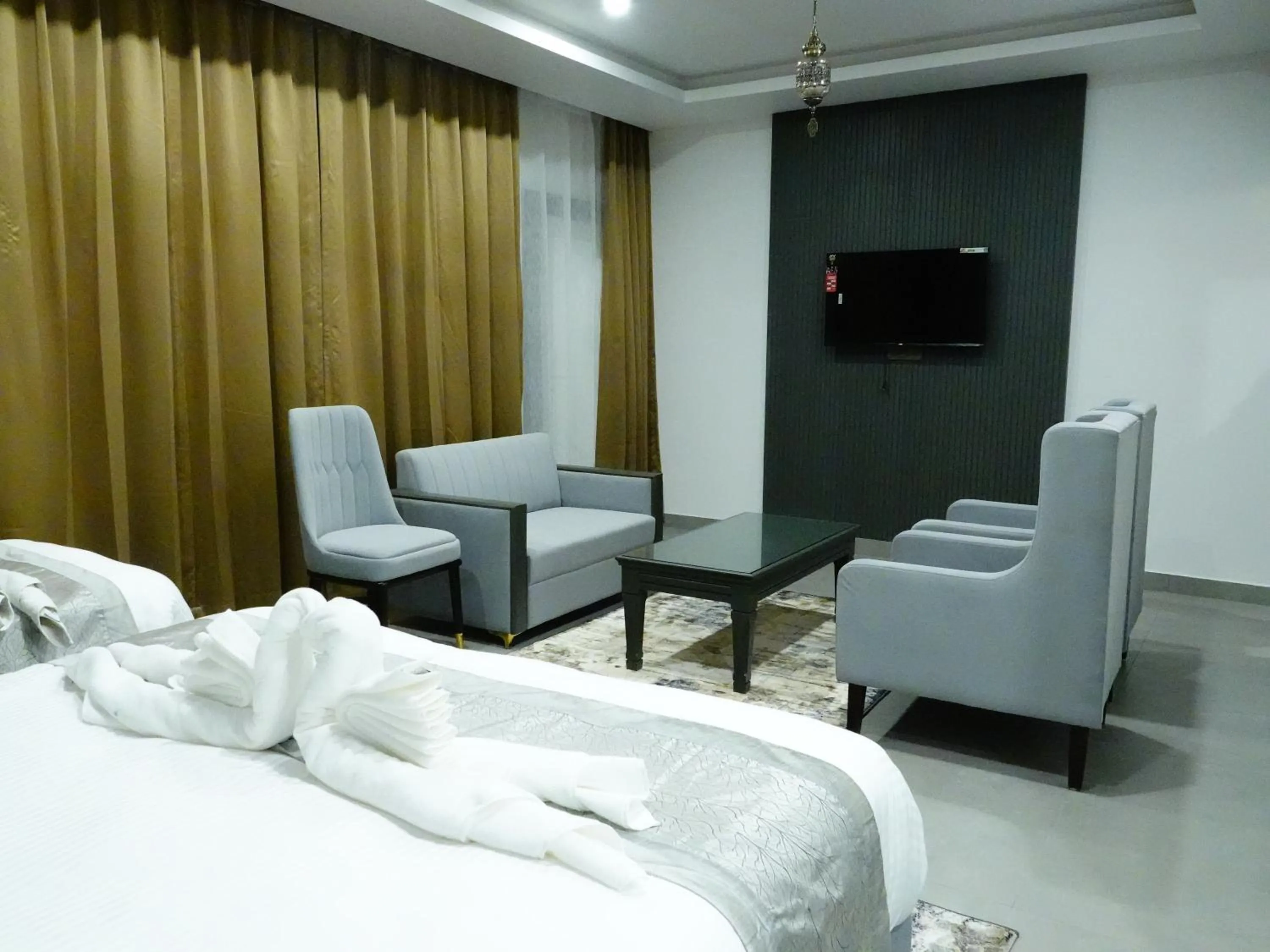 Bed in Rubystone Mussoorie A Leisure Resort