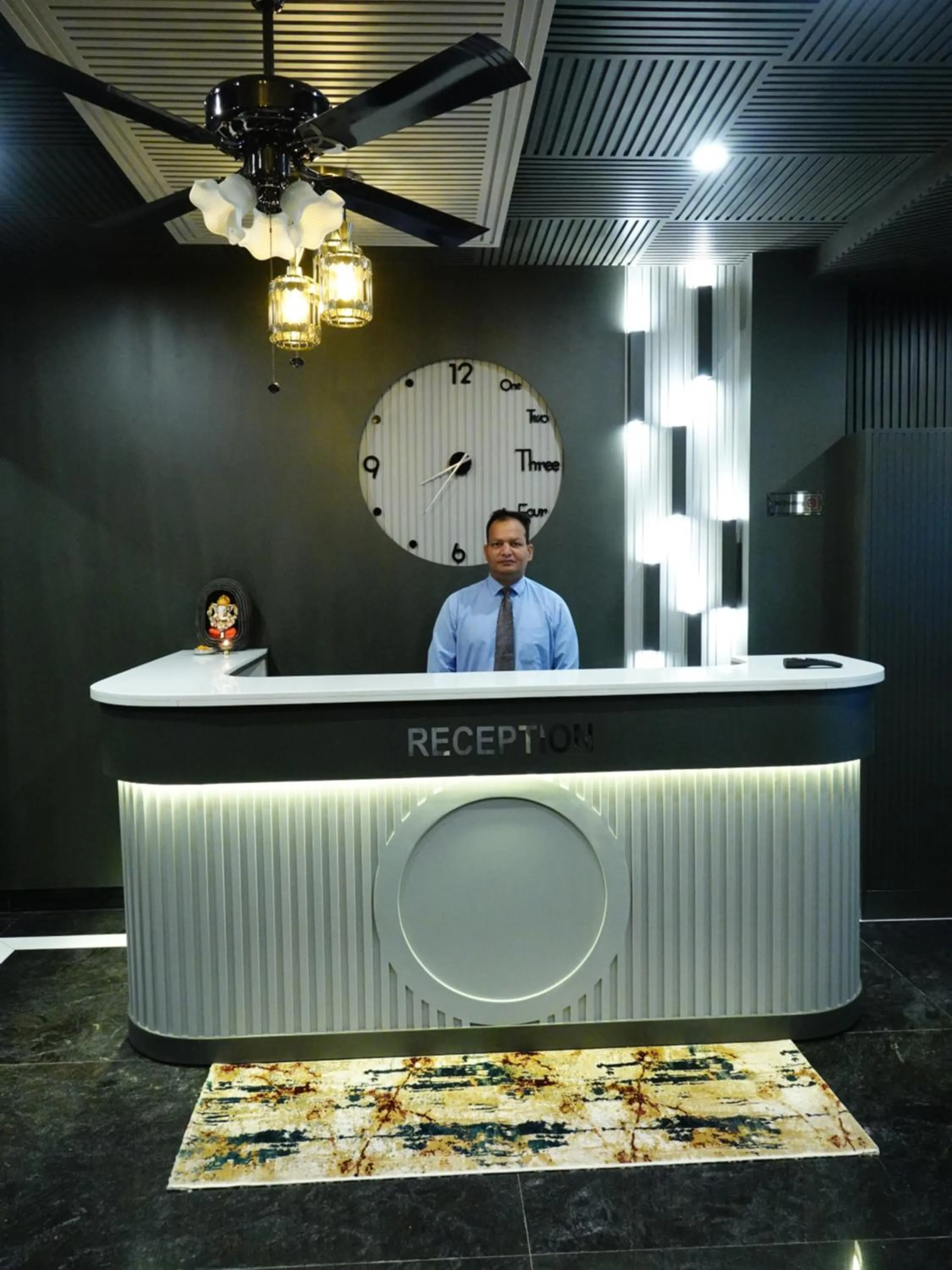 Lobby or reception in Rubystone Mussoorie A Leisure Resort