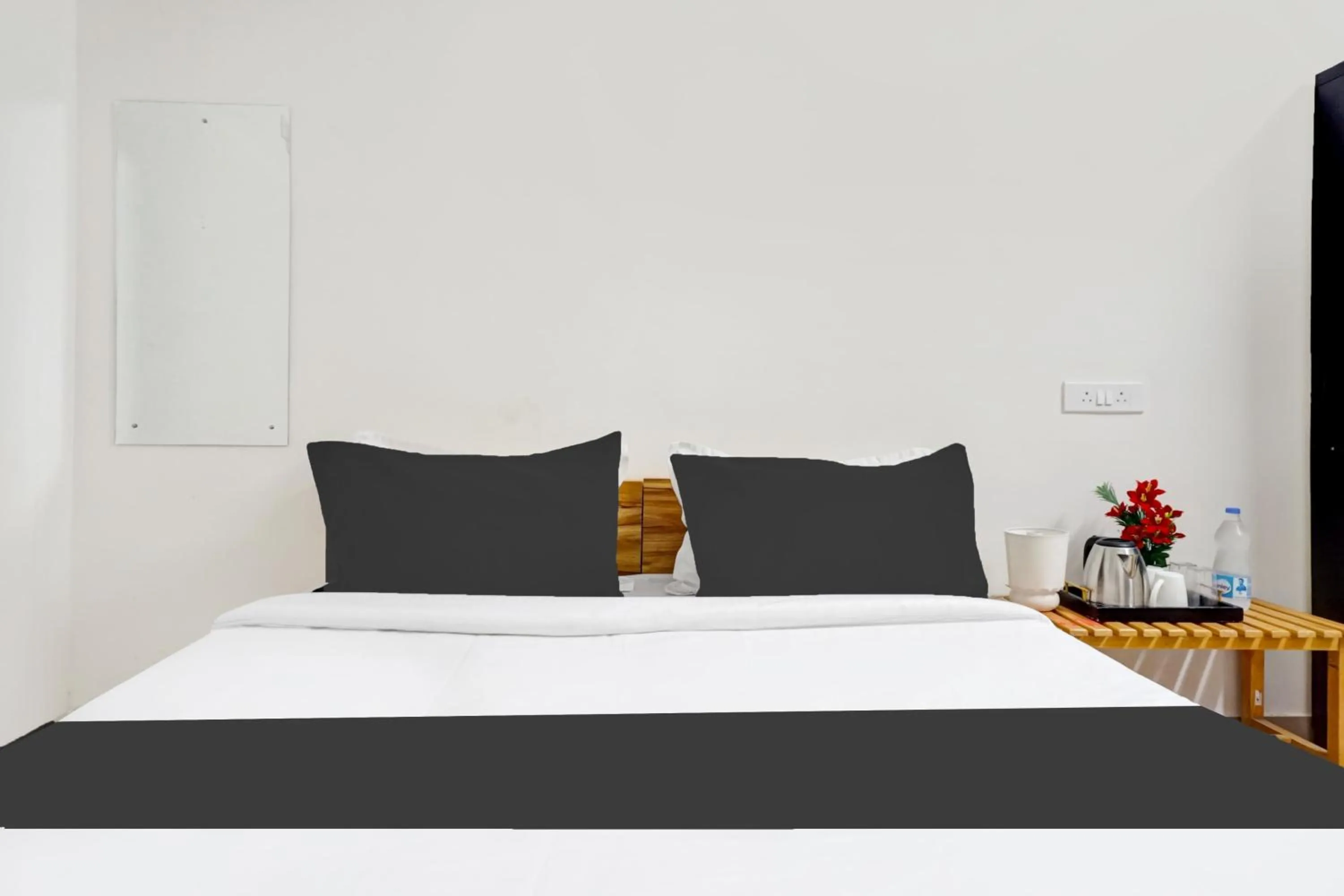 Bedroom, Bed in Hotel O Arusai Inn