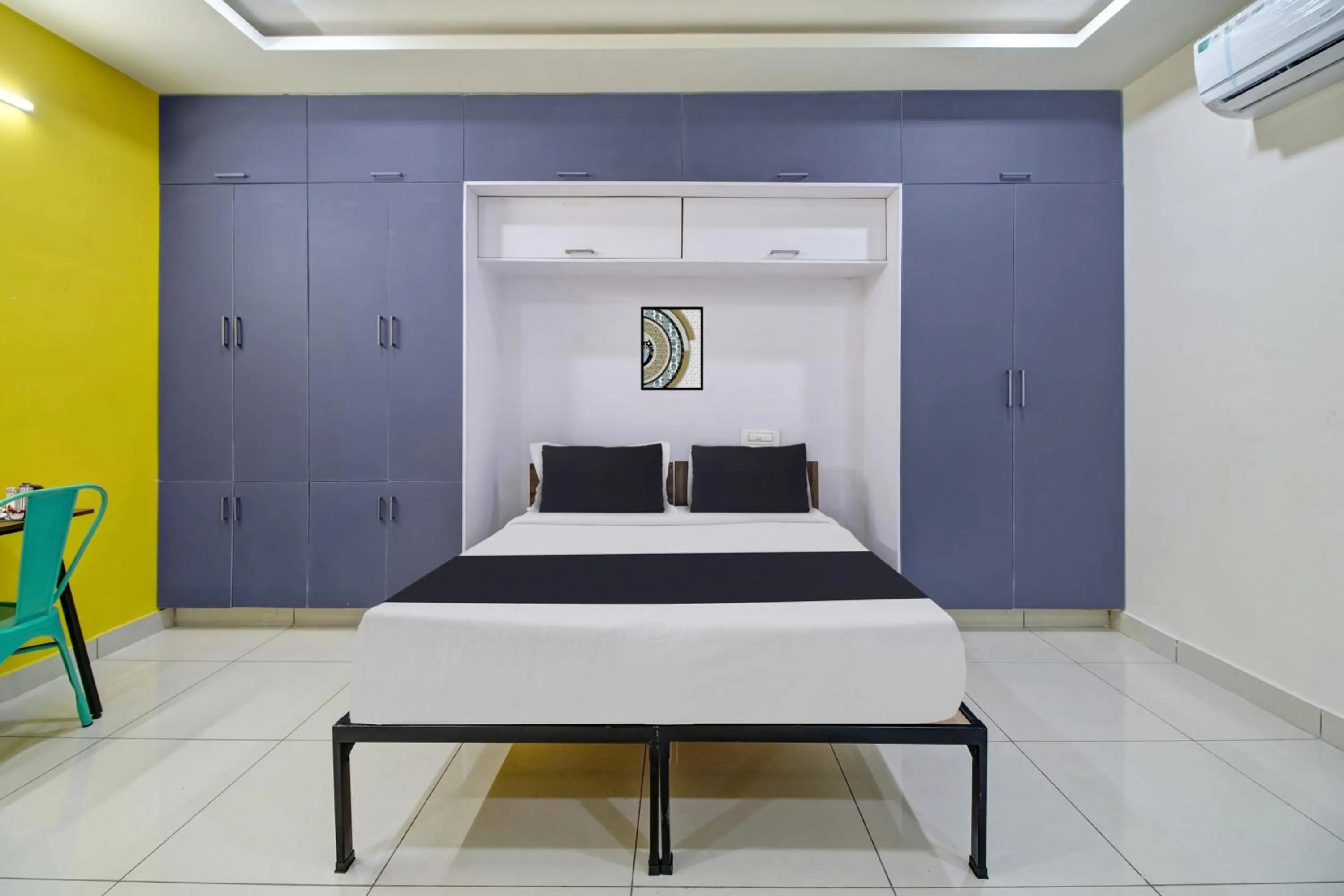 Bedroom, Bed in Super Hotel O Amaravathi Road Annapurna Nagar