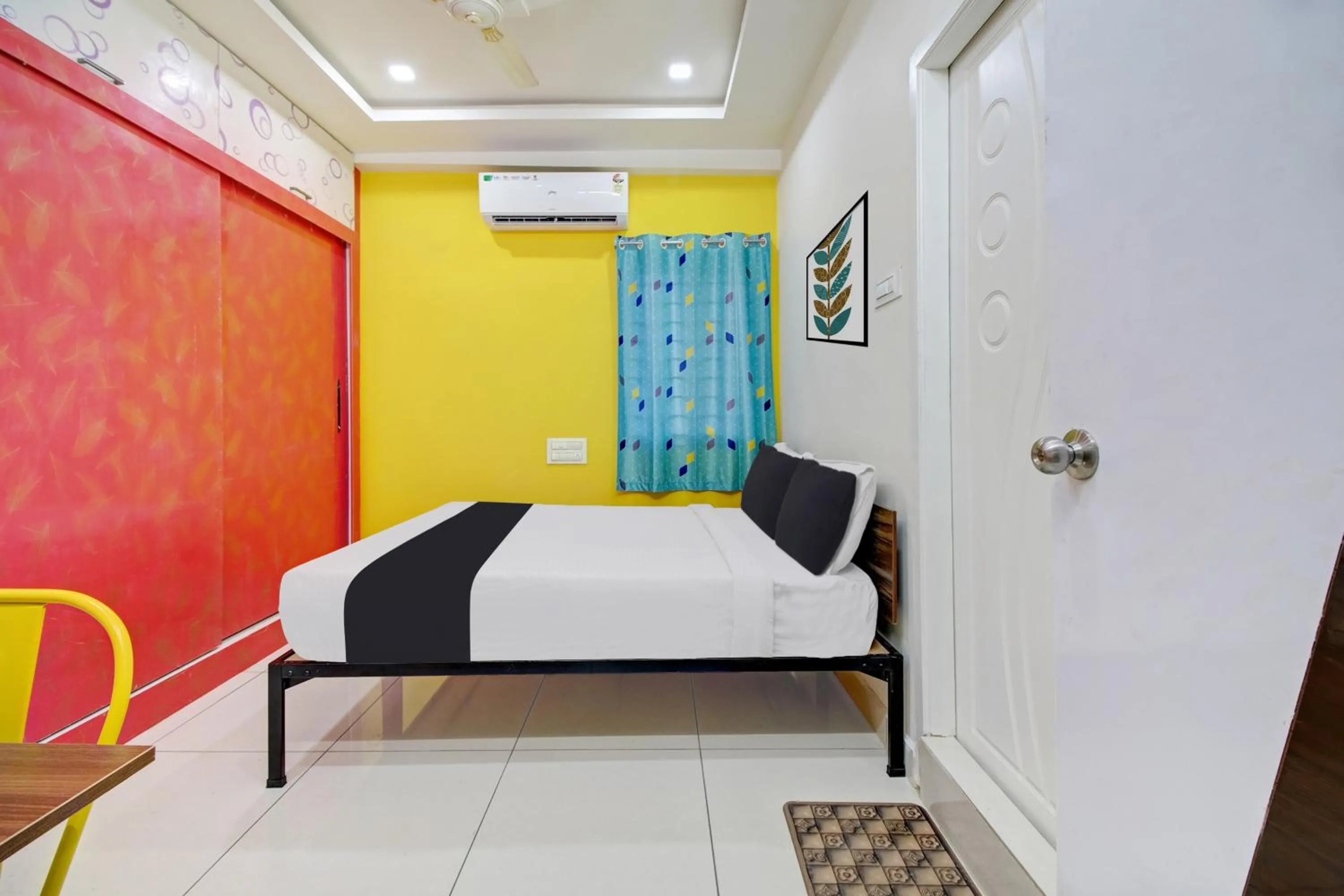 Bedroom, Bed in Super Hotel O Amaravathi Road Annapurna Nagar