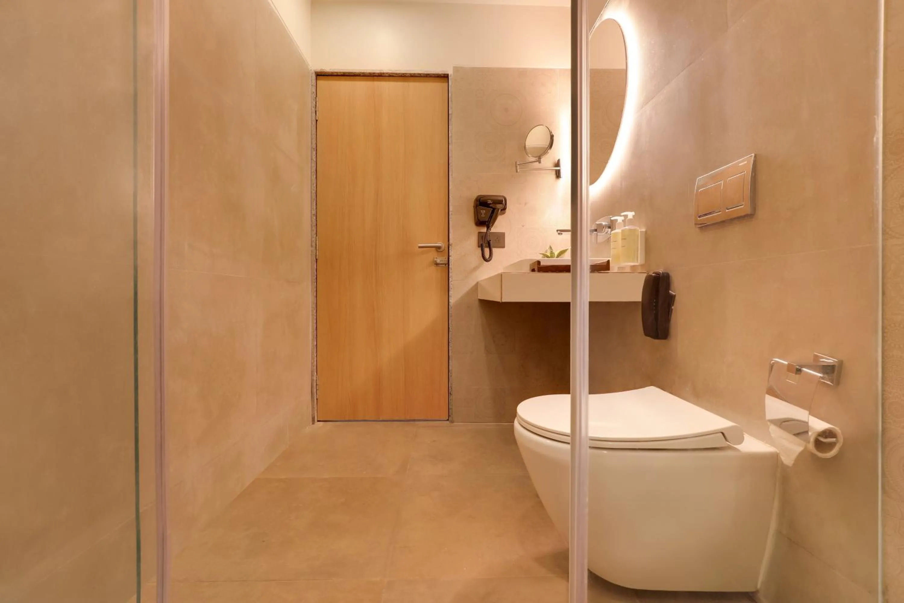 Toilet in Lemon Tree Resort, Somnath