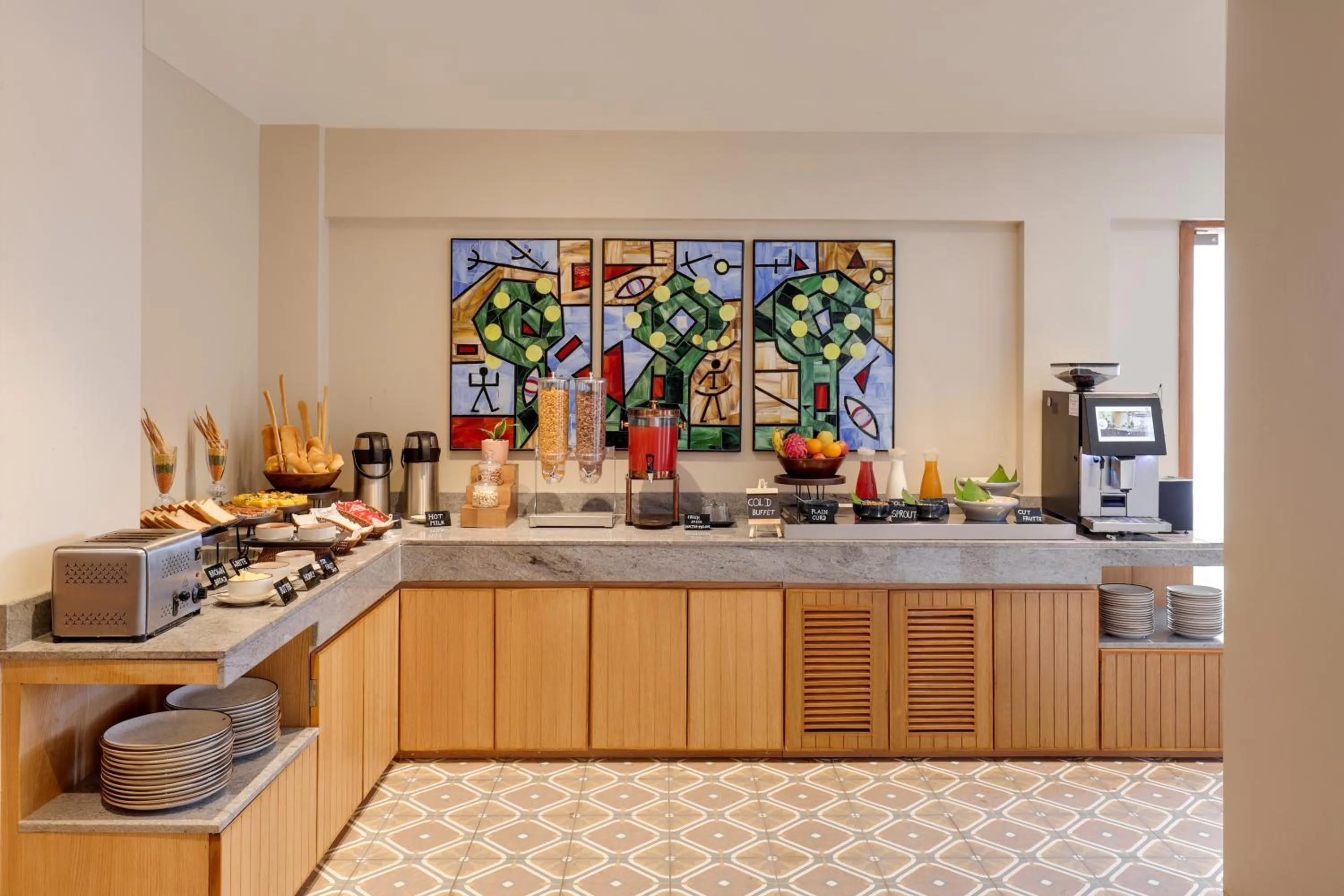 Breakfast in Lemon Tree Resort, Somnath