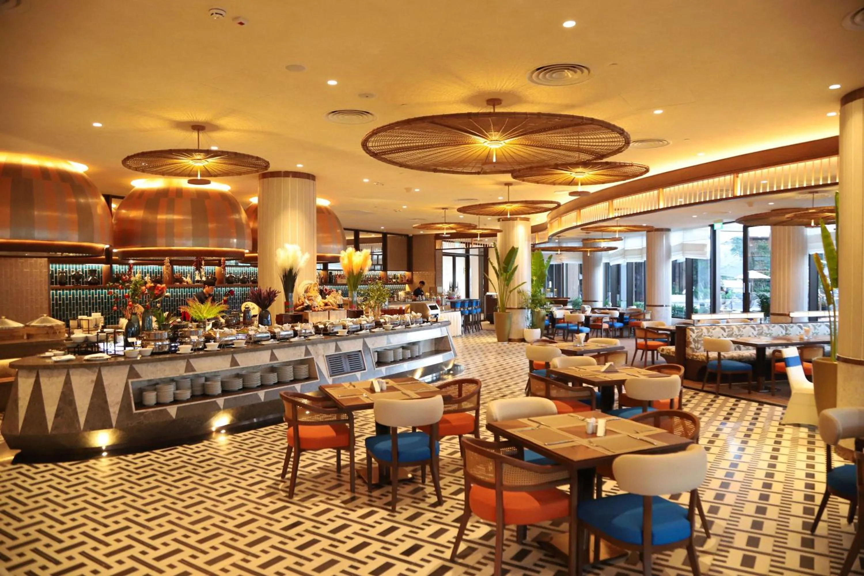 Restaurant/places to eat in Wyndham Garden Sonasea Van Don