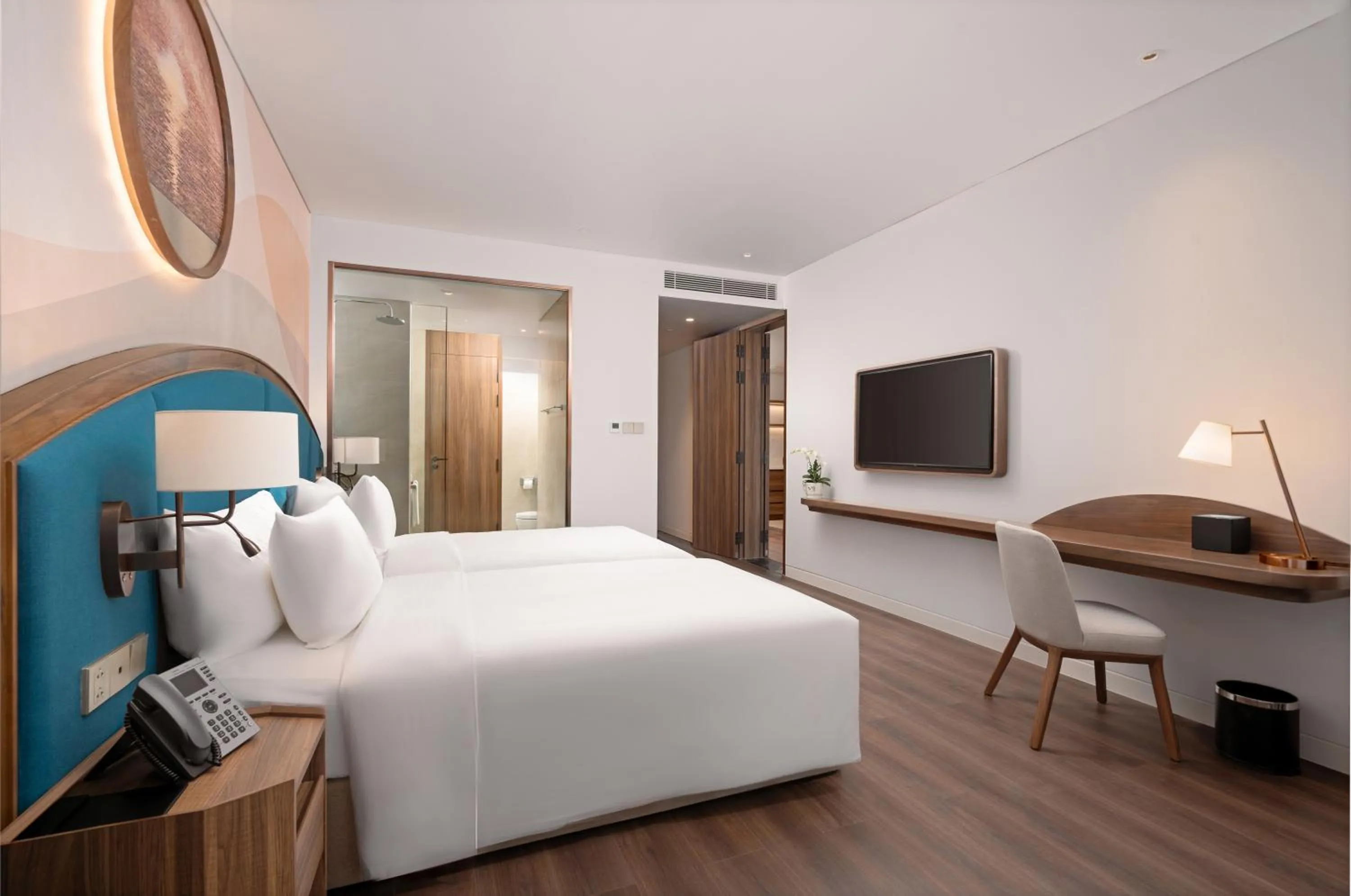 Photo of the whole room, Bed in Wyndham Garden Sonasea Van Don