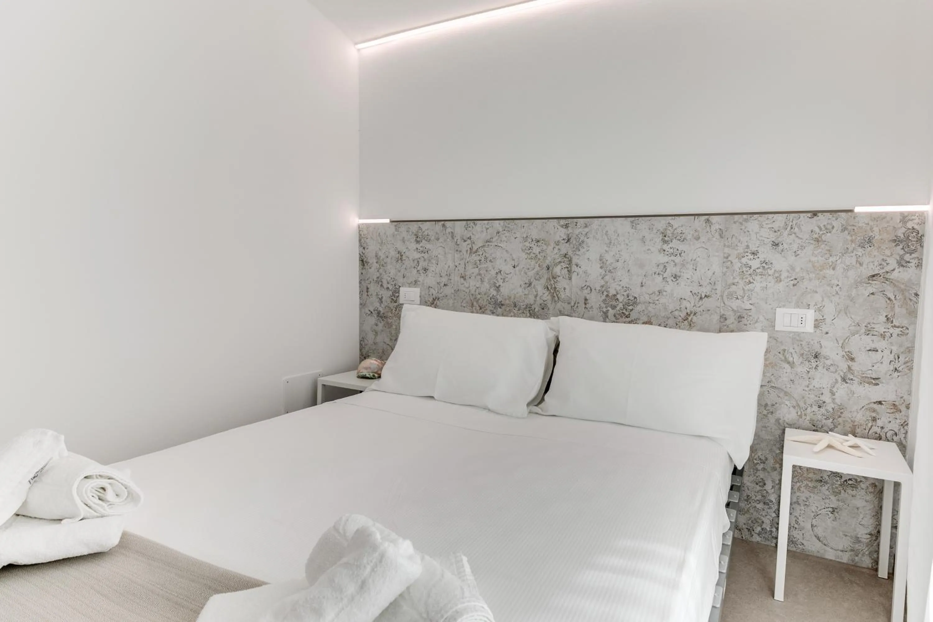 Bedroom, Bed in Residence Diffuso Arcobaleno