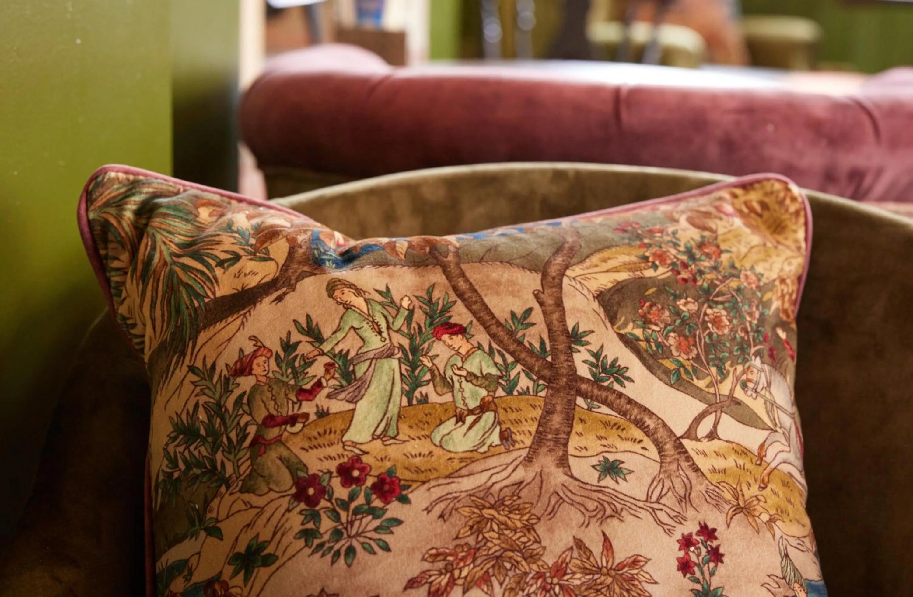 Decorative detail in The Kings Head Wroxham by Greene King Inns