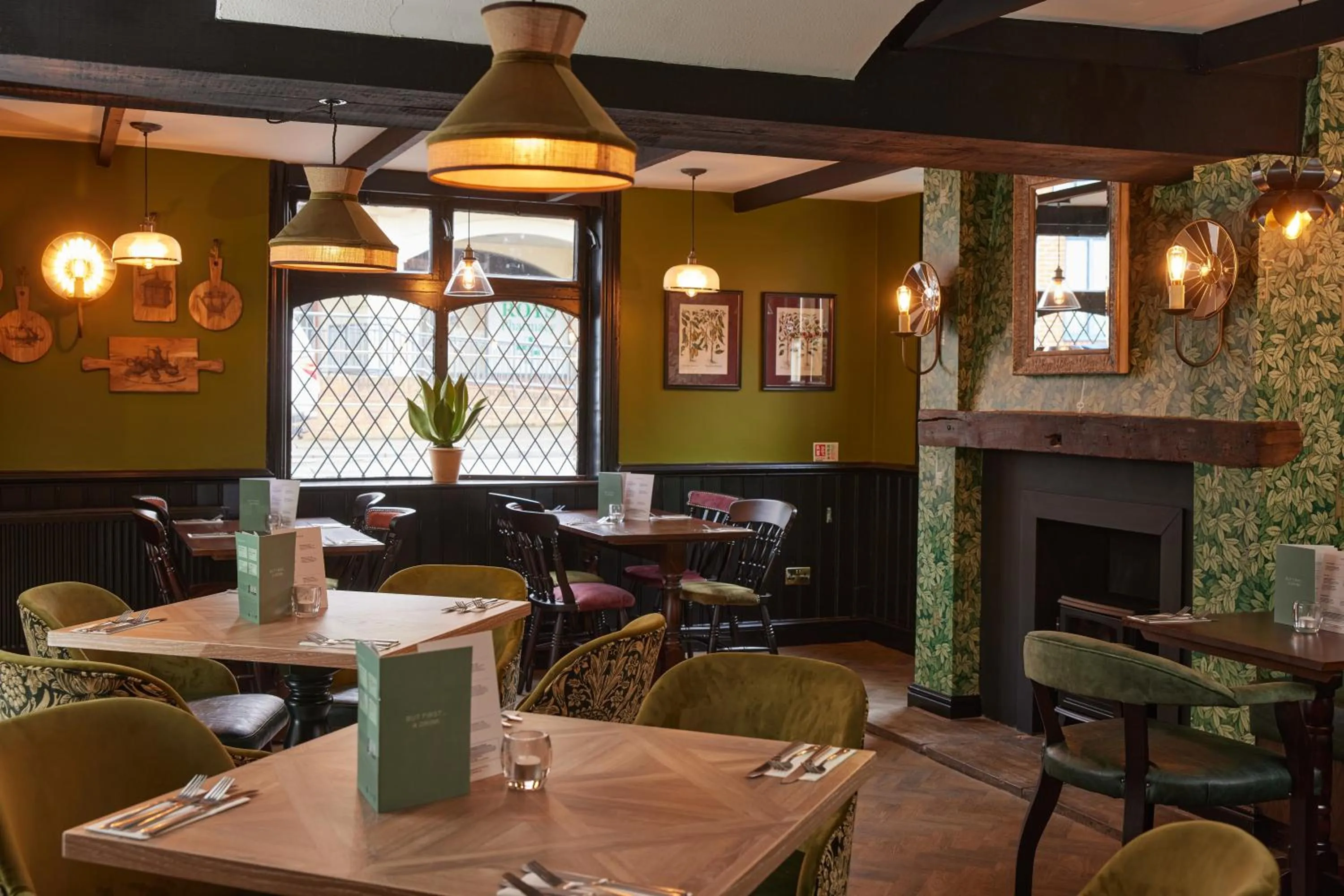 Restaurant/places to eat in The Kings Head Wroxham by Greene King Inns