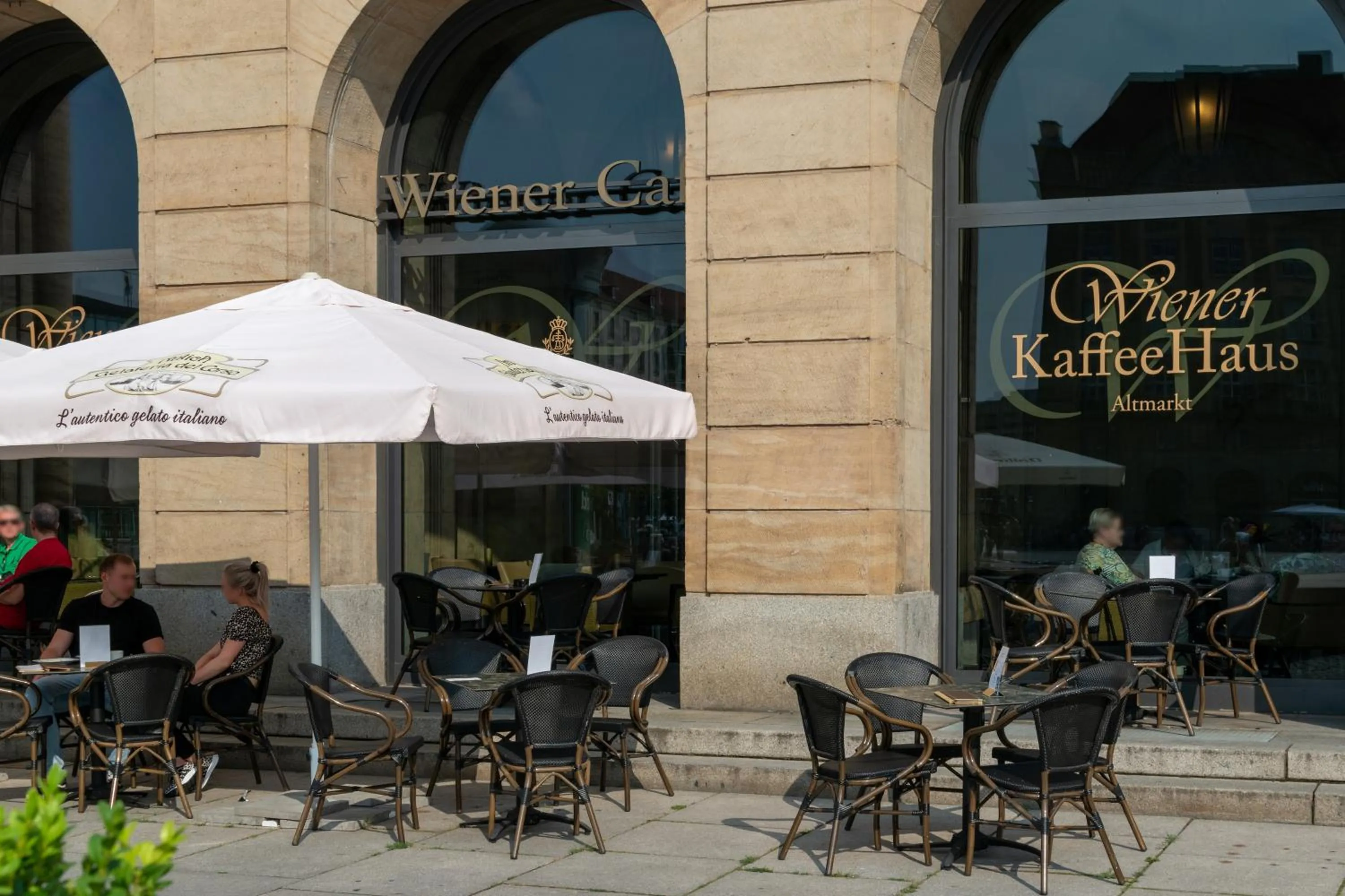 Restaurant/places to eat in Star G Hotel Premium Dresden Altmarkt