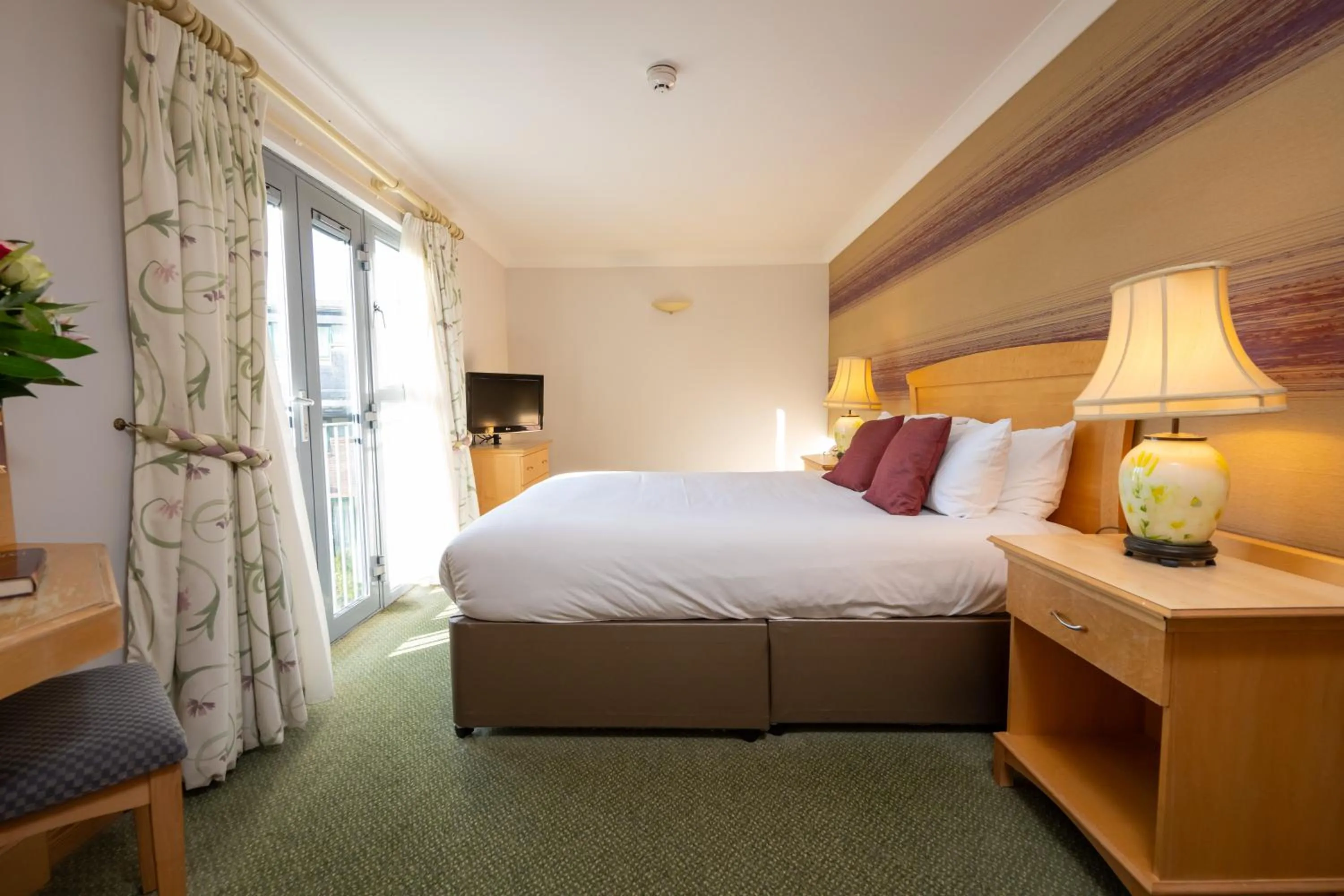 Bed in Hellidon Lakes Hotel
