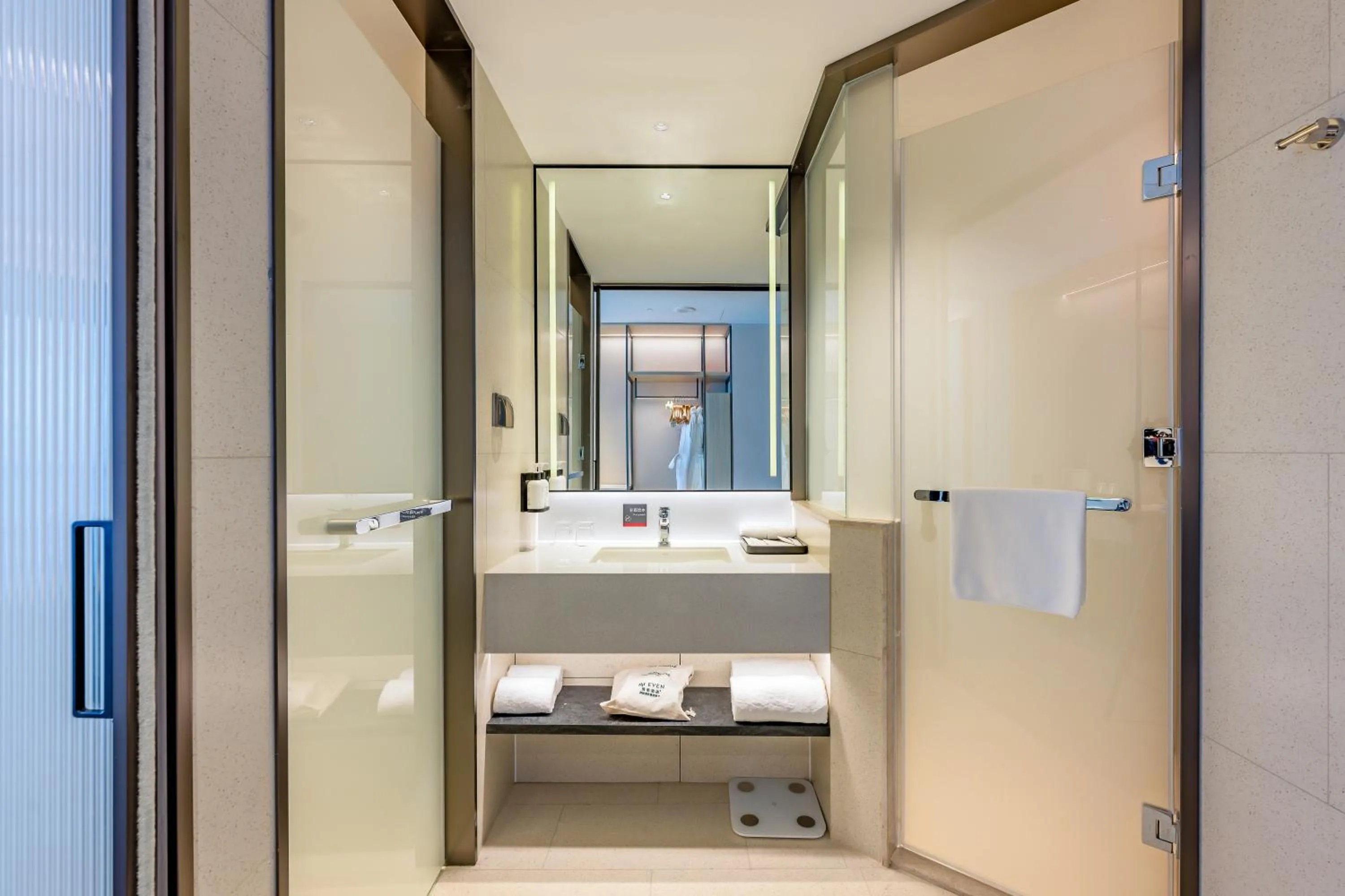 Shower in EVEN Hotel Qingdao Laoshan - an IHG Hotel