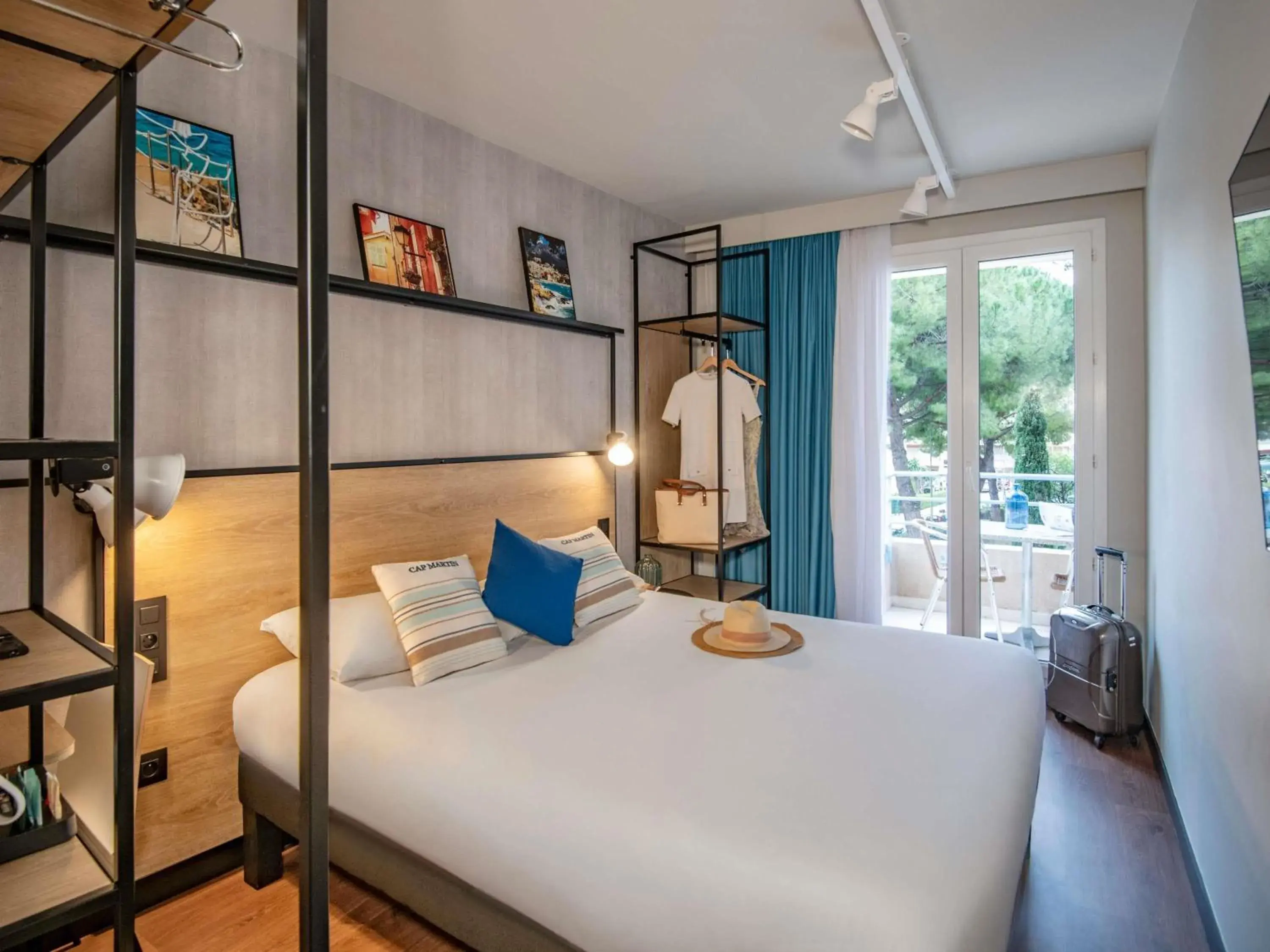 Bedroom, Bed in Ibis Roquebrune Cap Martin Menton Bedroom, Bed in Ibis Roquebrune Cap Martin Menton