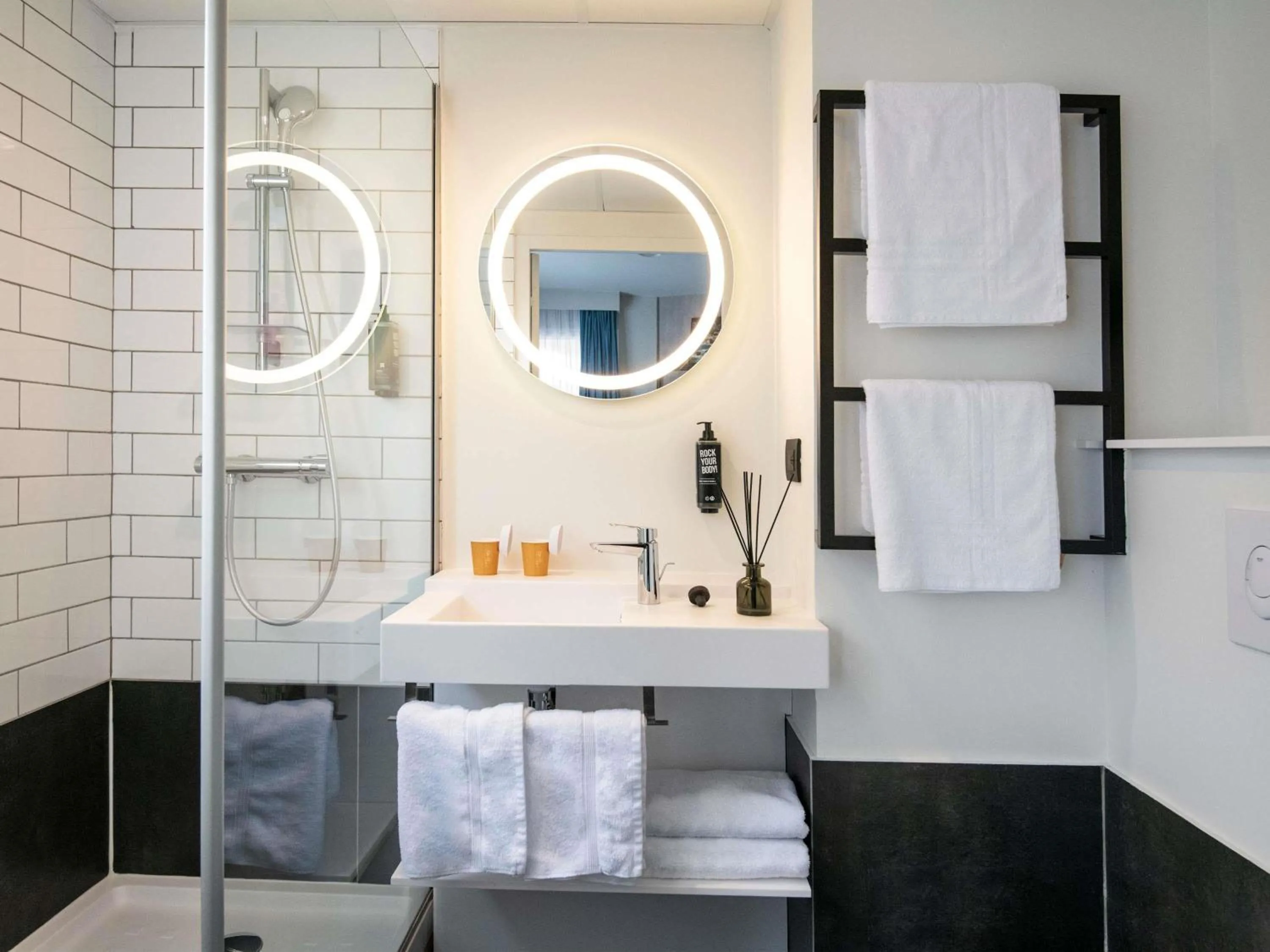 Bedroom in Ibis Roquebrune Cap Martin Menton