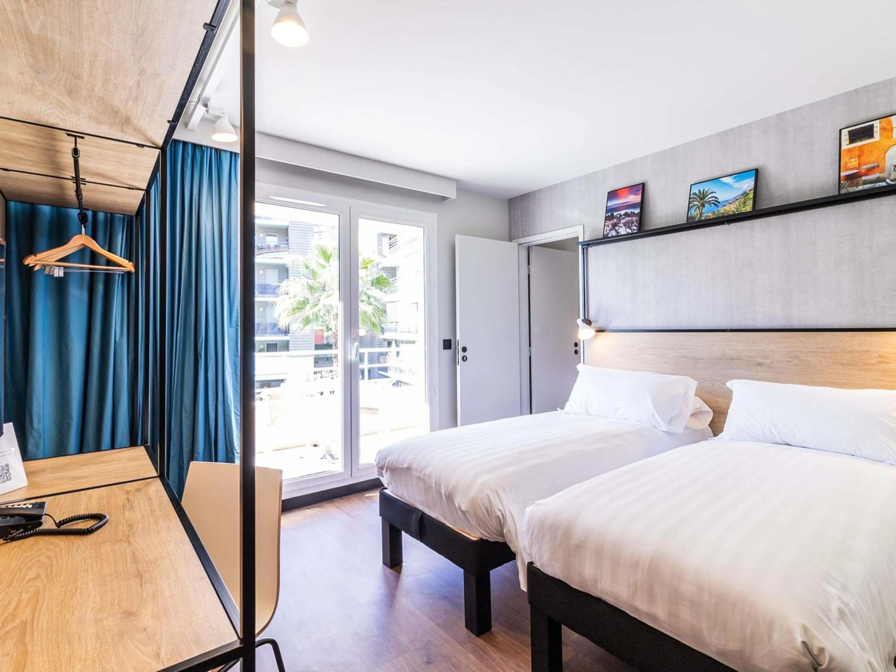 Bedroom, Bed in Ibis Roquebrune Cap Martin Menton