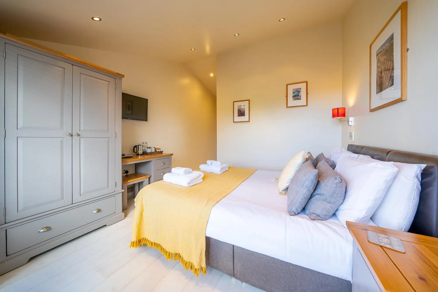 Bed in The Red Lion at Stiffkey