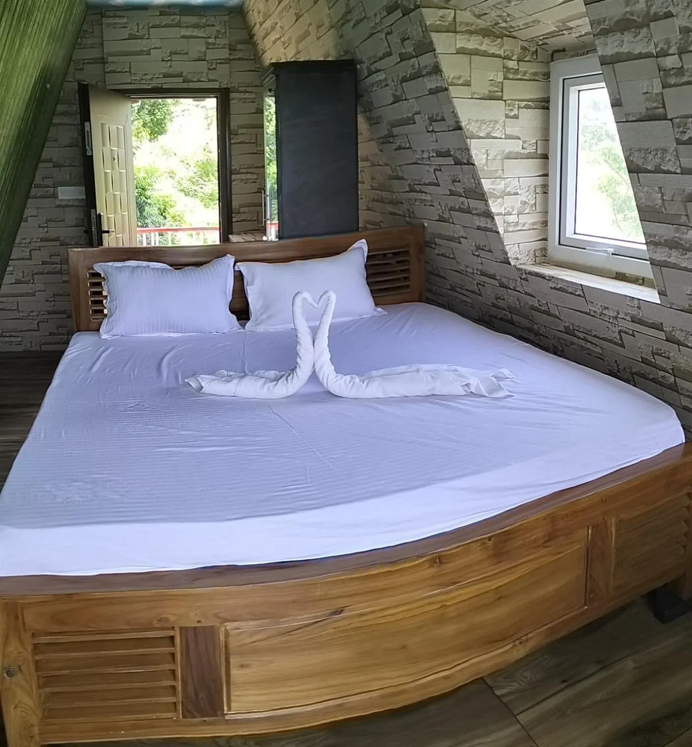 Bedroom, Bed in Dusk Vistas Resort