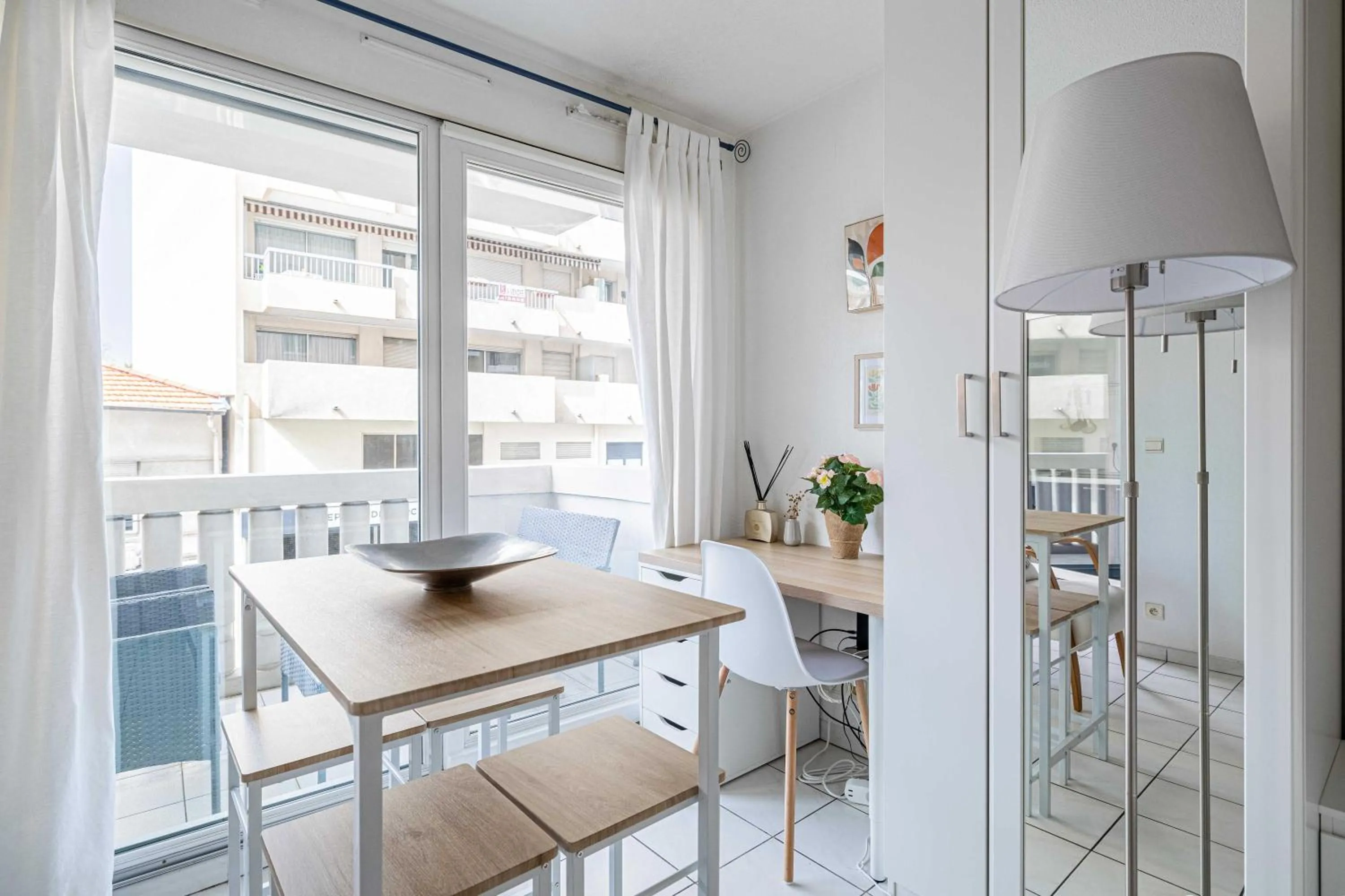 Charming Studio with pool & balcony -Heart of Nice
