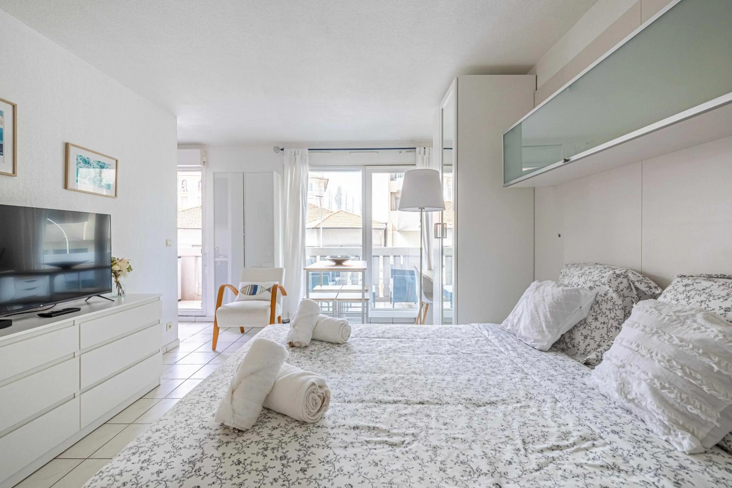 Charming Studio with pool & balcony -Heart of Nice