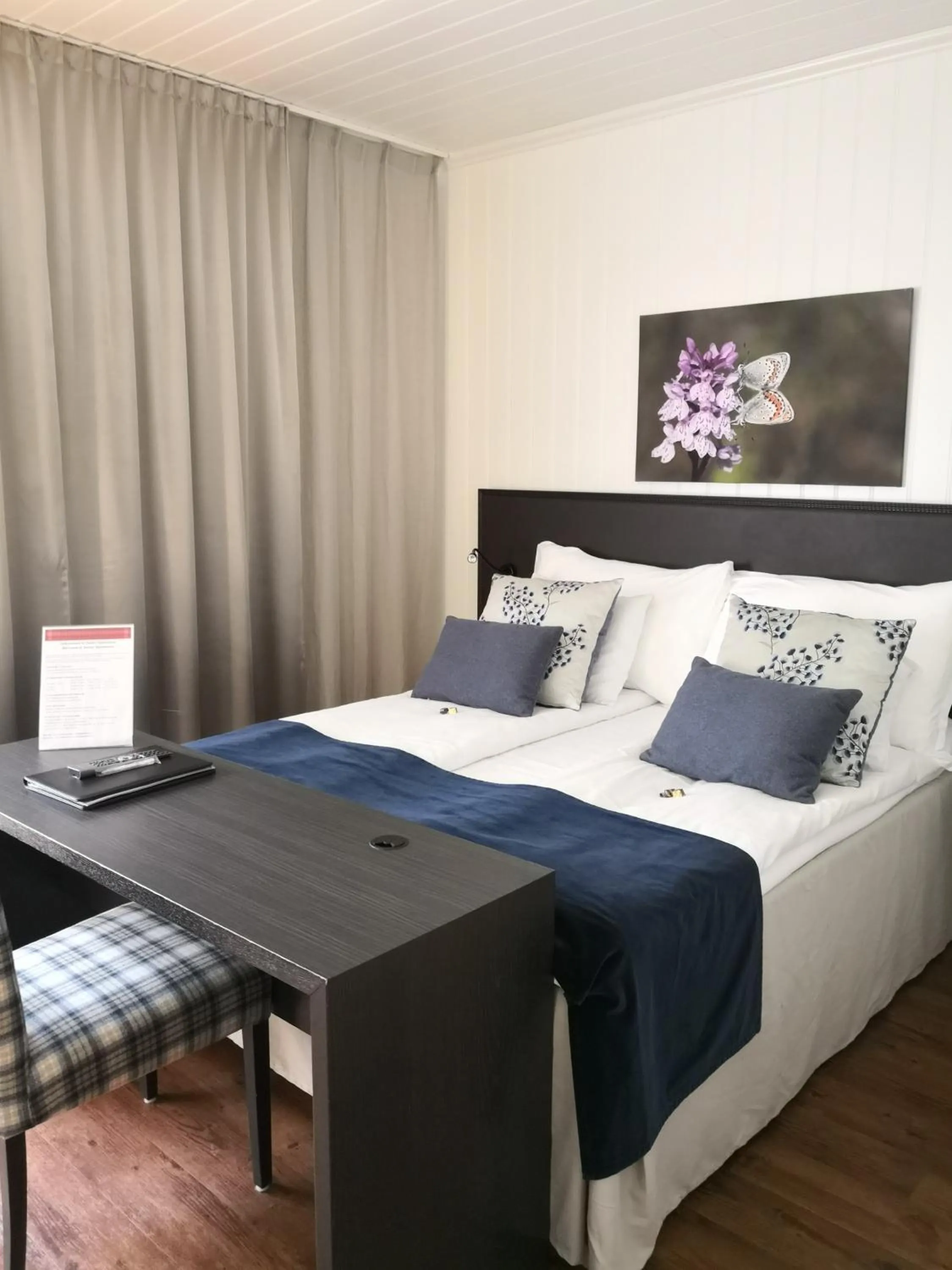 Bedroom, Bed in Vollan Gjestestue