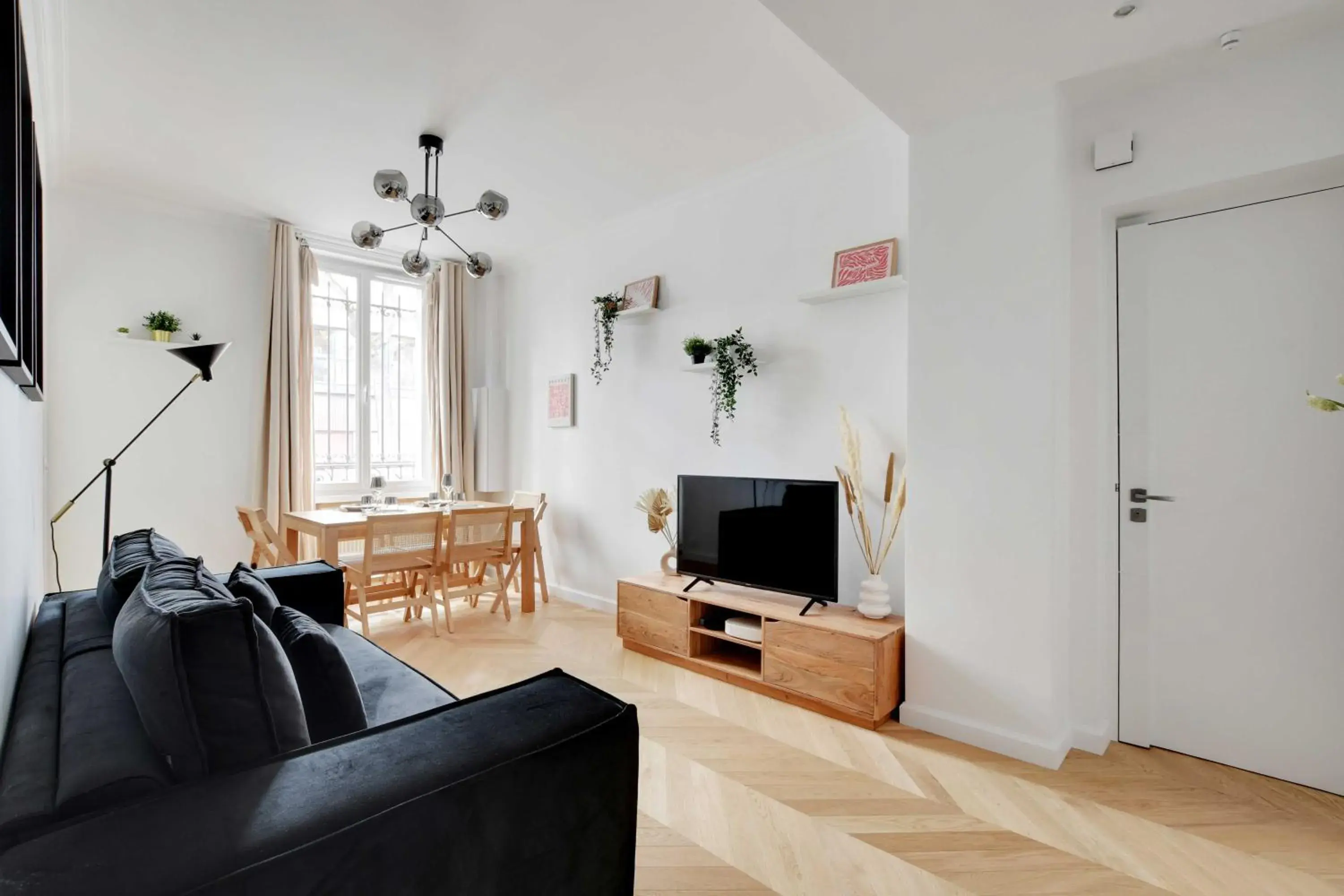 Spacieux Appartement cosy -2BR 6P-Pl de la Nation Spacieux Appartement cosy -2BR 6P-Pl de la Nation