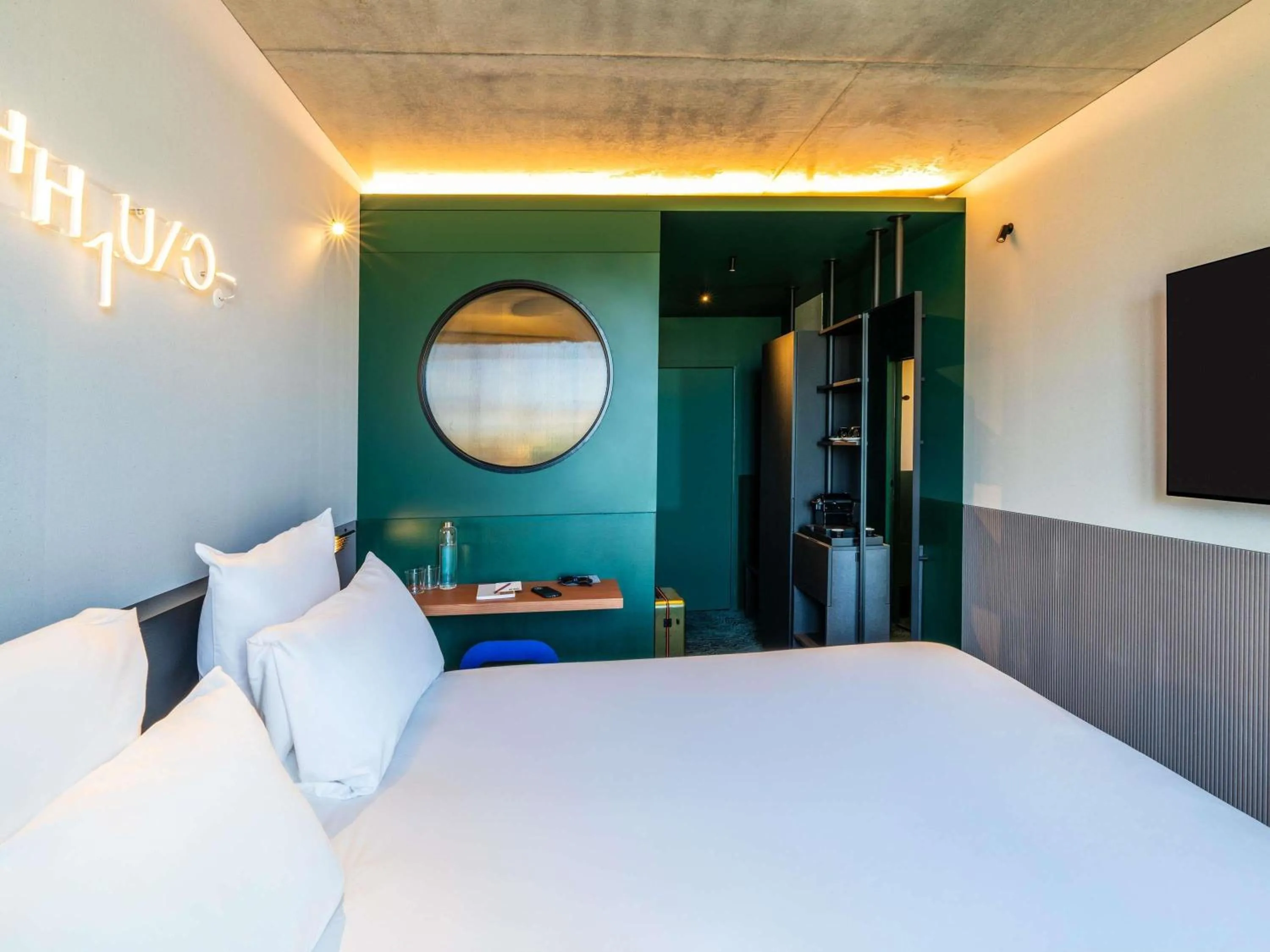 Bedroom, Bed in TRIBE Paris Clichy