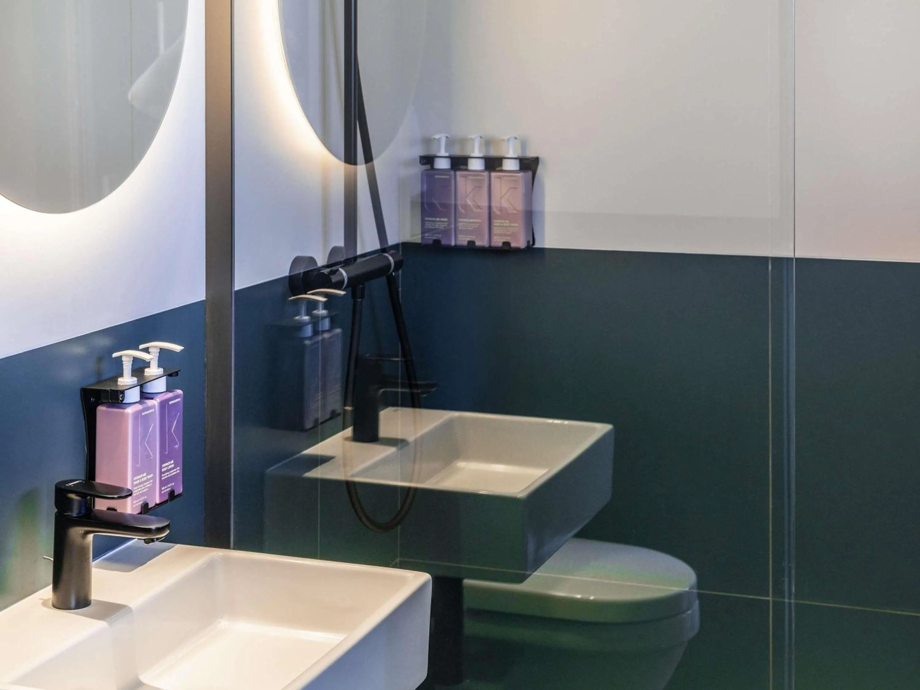 Bedroom in TRIBE Paris Clichy