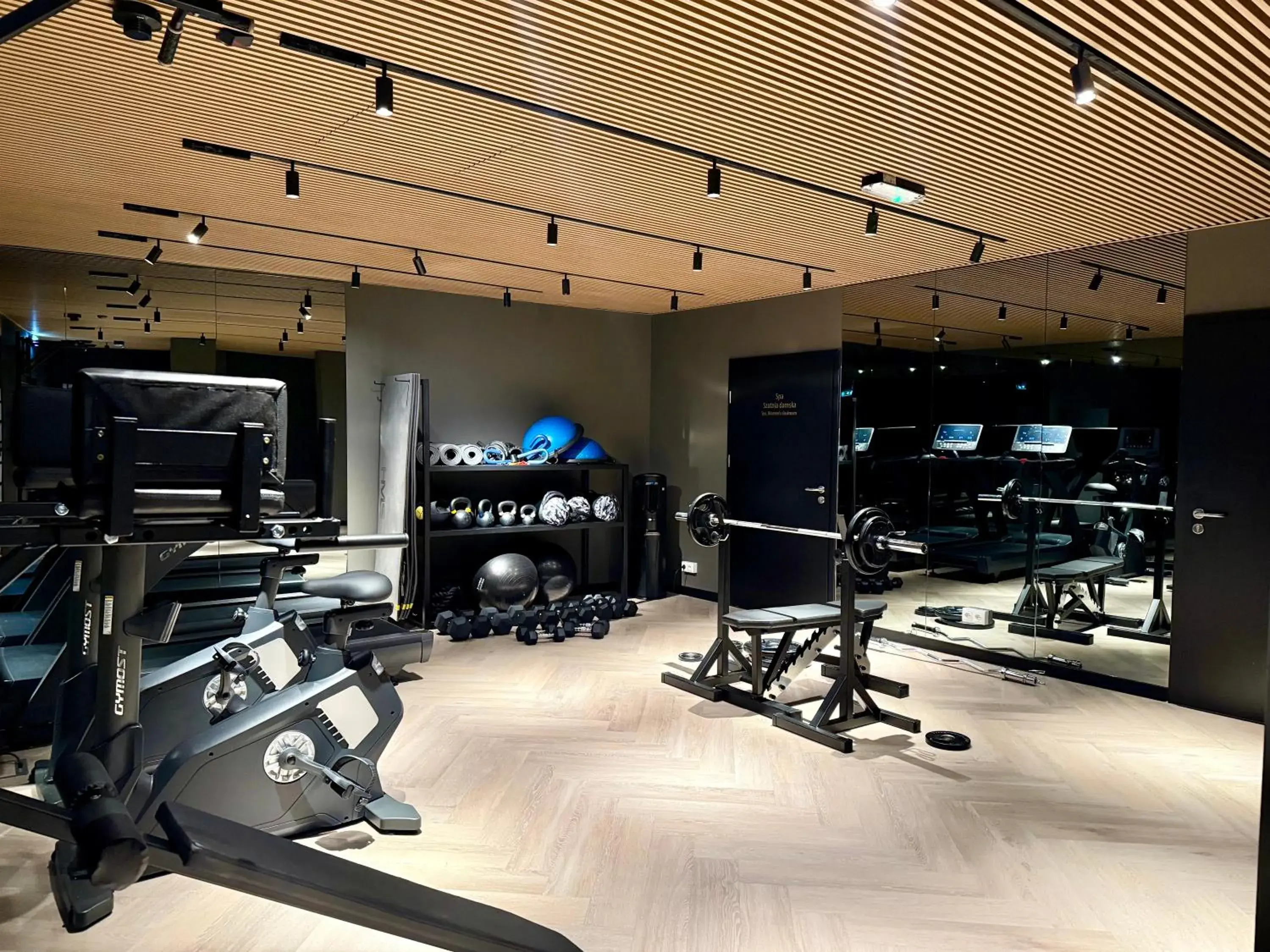 Fitness centre/facilities in Mövenpick Grand Hotel Wroclaw Fitness centre/facilities in Mövenpick Grand Hotel Wroclaw