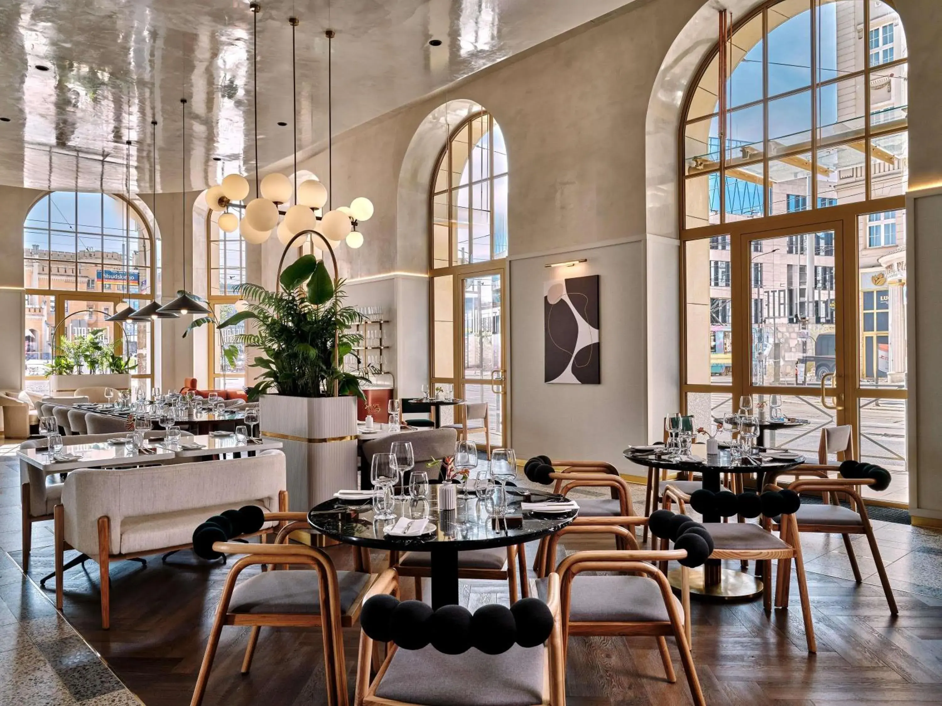 Restaurant/places to eat in Mövenpick Grand Hotel Wroclaw Restaurant/places to eat in Mövenpick Grand Hotel Wroclaw