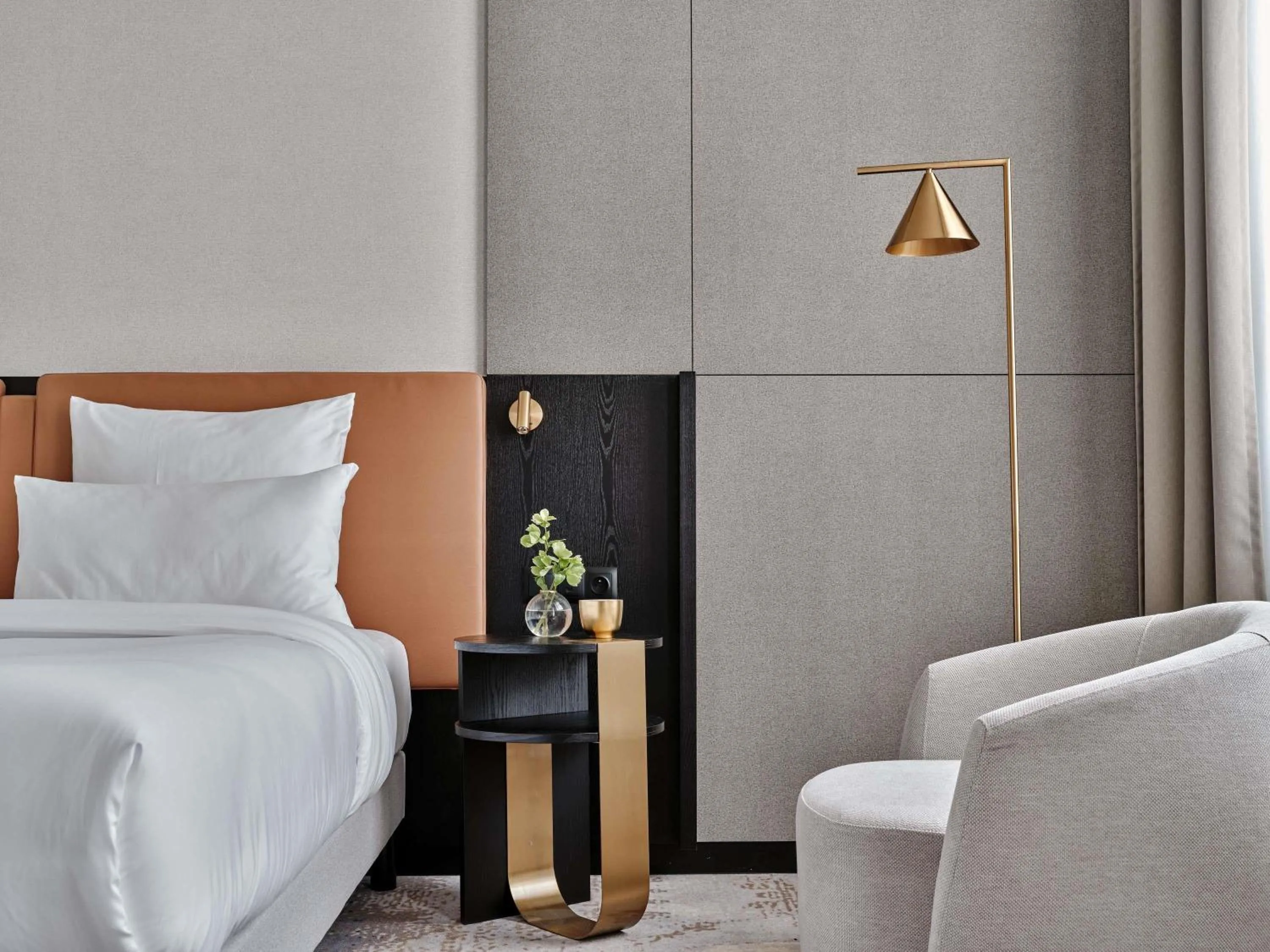 Bedroom, Bed in Mövenpick Grand Hotel Wroclaw