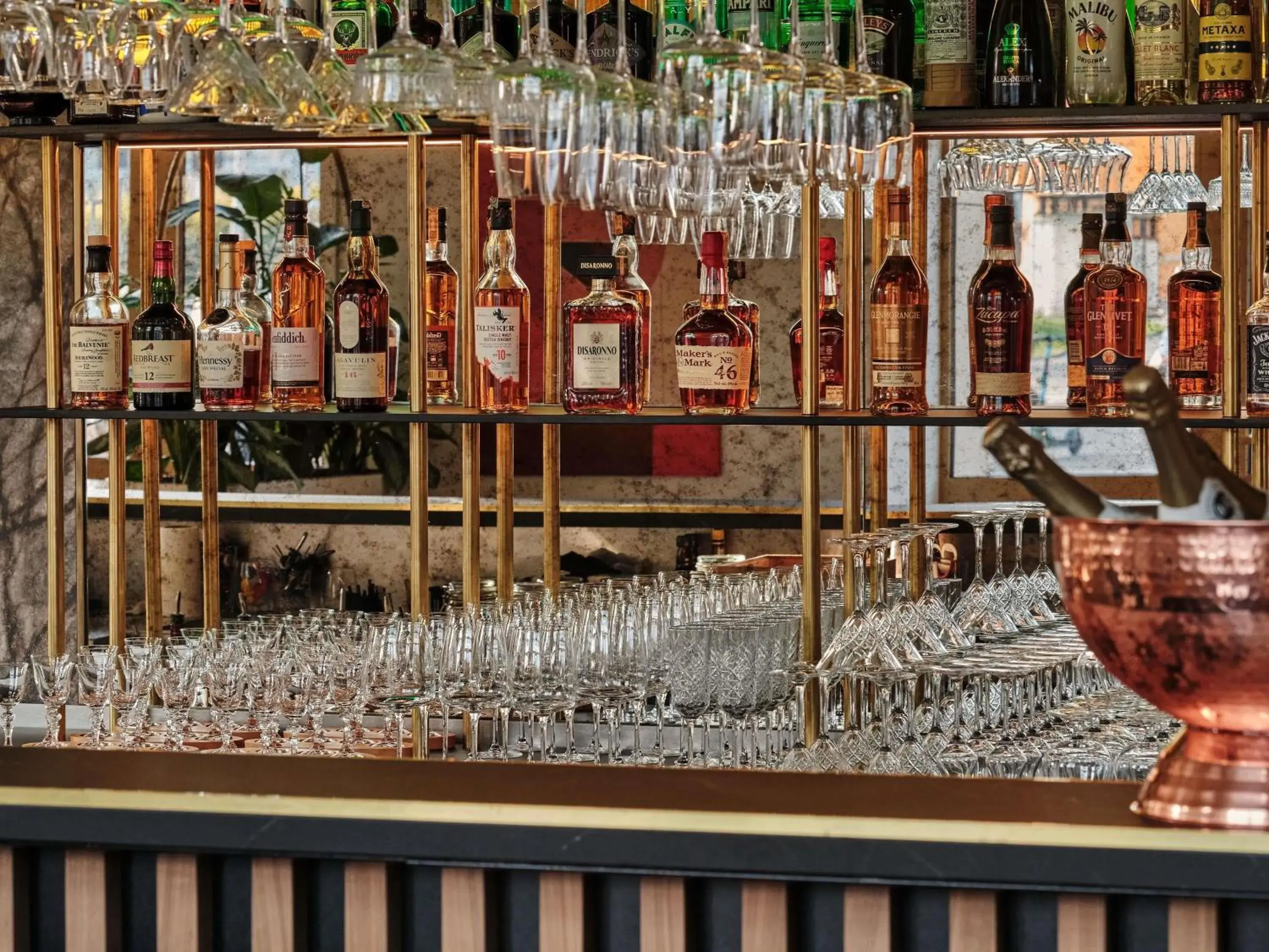 Lounge or bar in Mövenpick Grand Hotel Wroclaw Lounge or bar in Mövenpick Grand Hotel Wroclaw