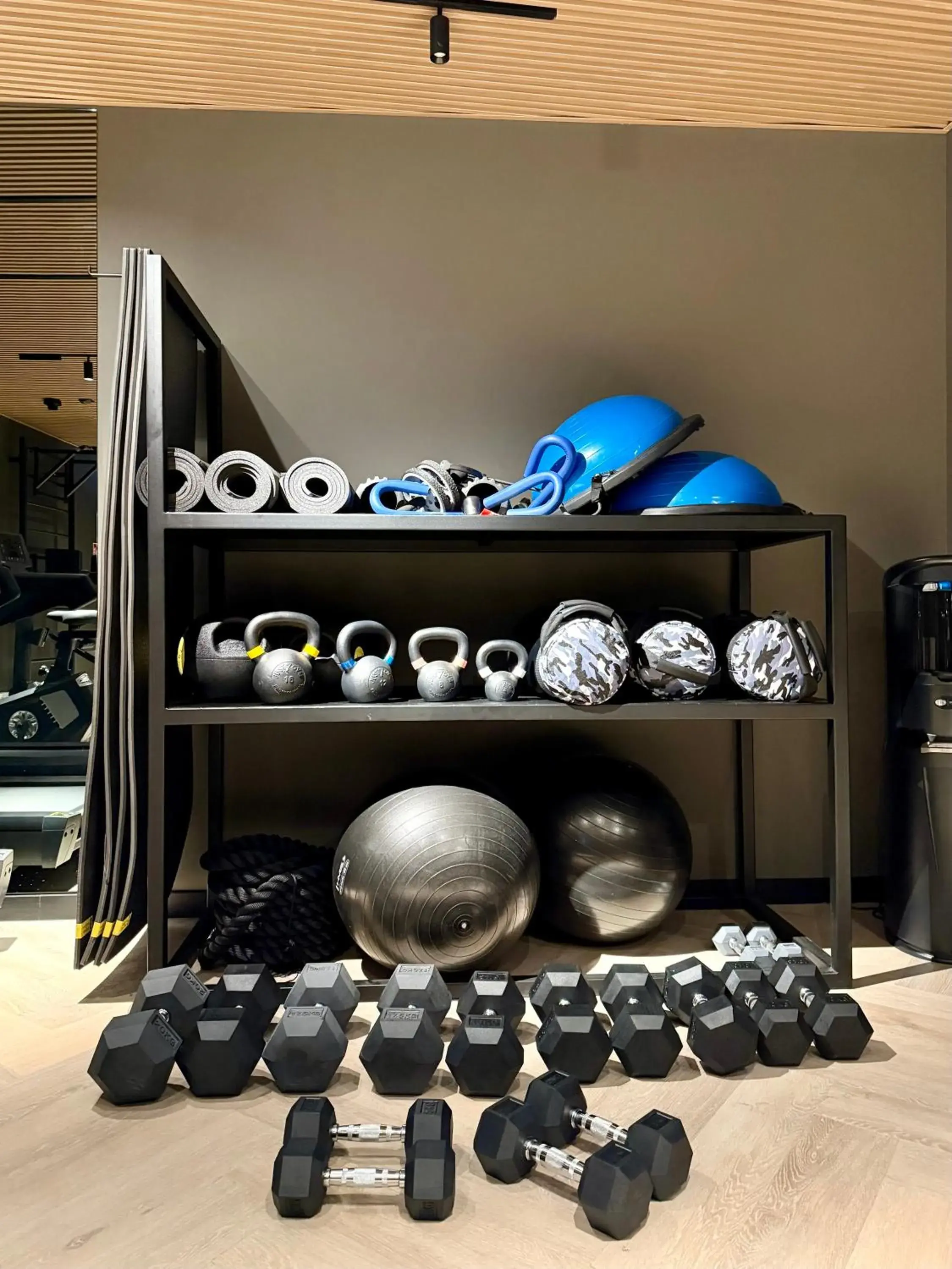 Fitness centre/facilities in Mövenpick Grand Hotel Wroclaw Fitness centre/facilities in Mövenpick Grand Hotel Wroclaw