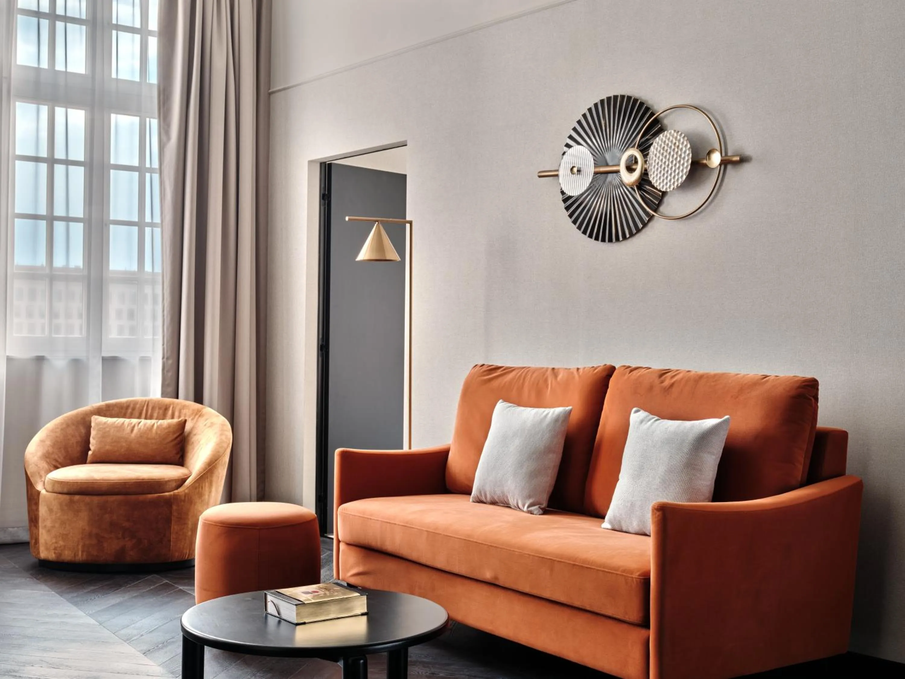 Living room in Mövenpick Grand Hotel Wroclaw