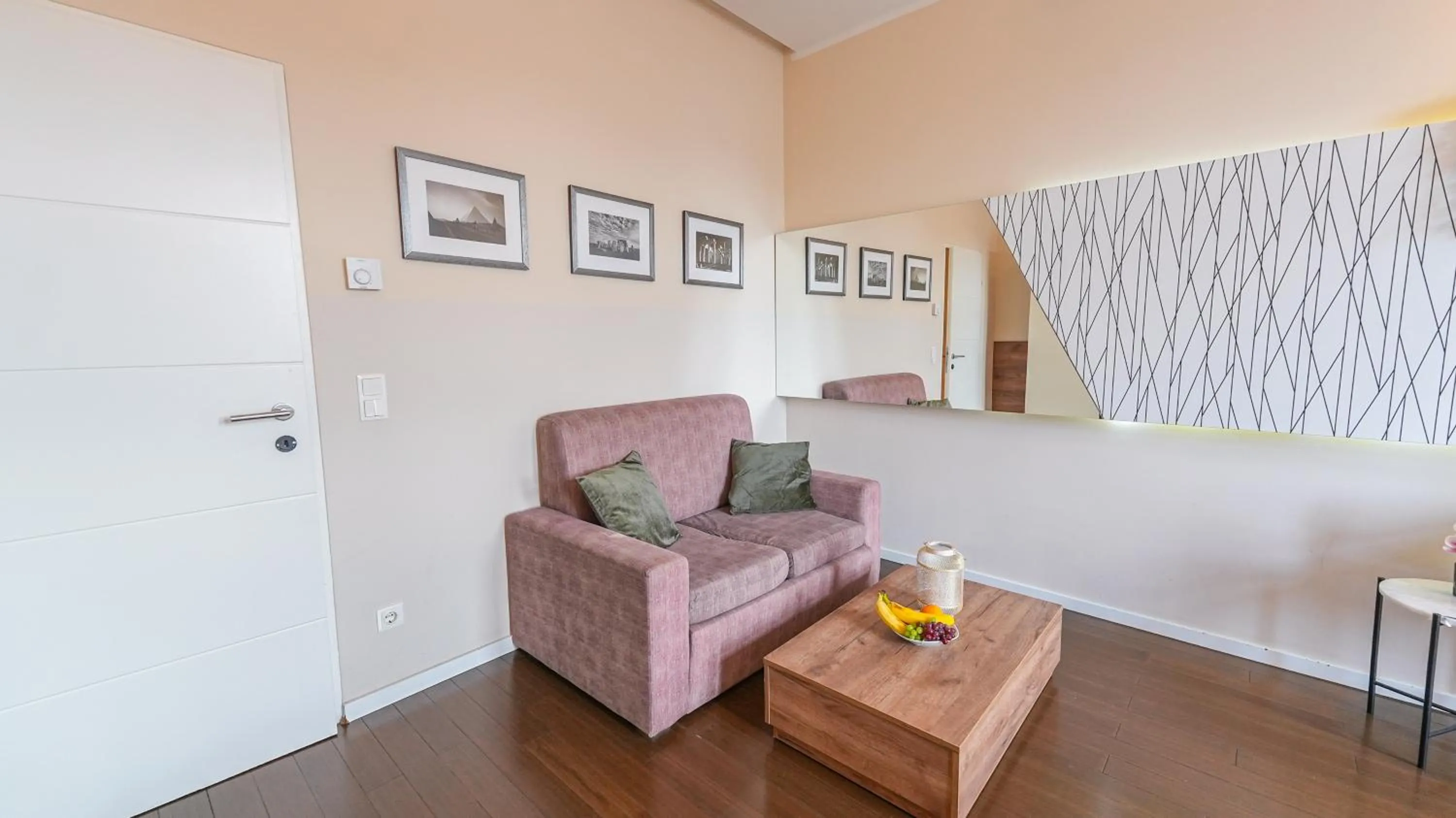 Living room in Christiano Apartments Hauptbahnhof | contactless check-in